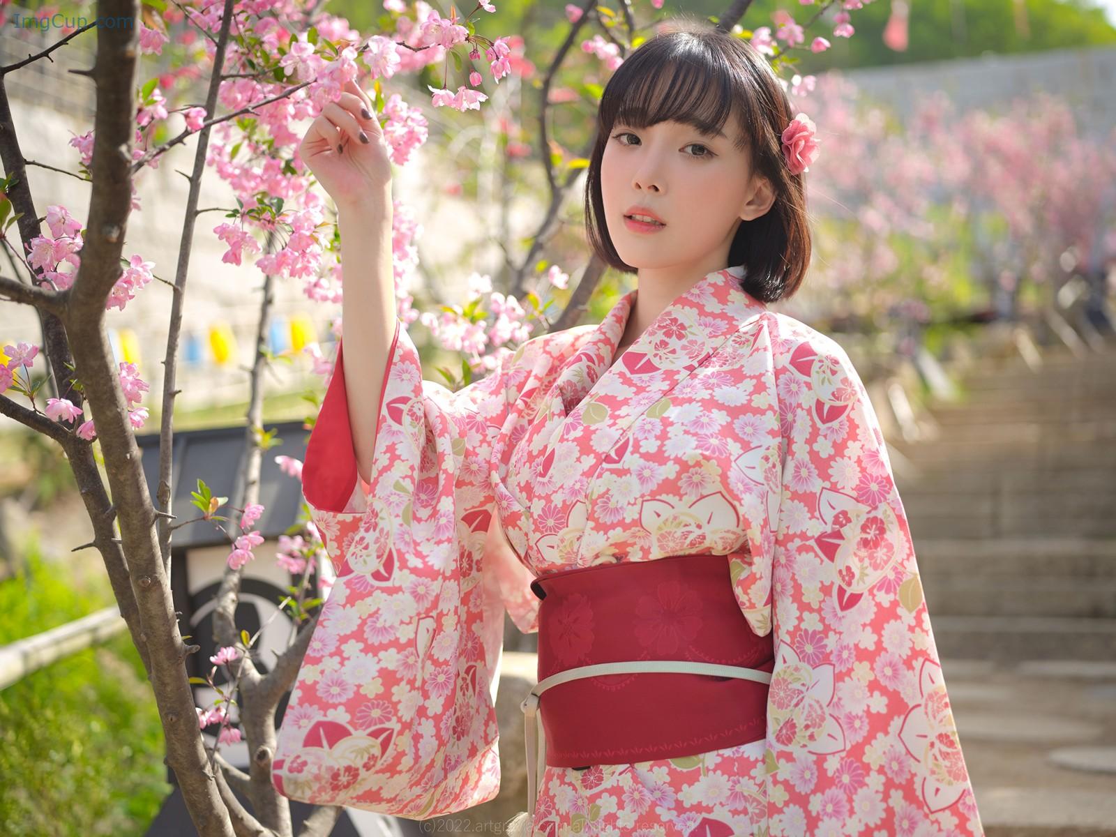 1725849753_11_Kang-Inkyung-강인경-ArtGravia-Vol401-Photobook-Set02.jpg 1725849753 11 Kang Inkyung 강인경 ArtGravia Vol401 Photobook Set02