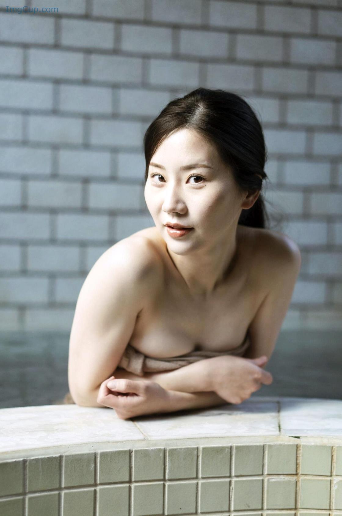 1725925236_564_謎の美女17-ファースト写真集-『ひとひらの舞』-Set03.jpg 1725925236 564 謎の美女17 ファースト写真集 『ひとひらの舞』 Set03