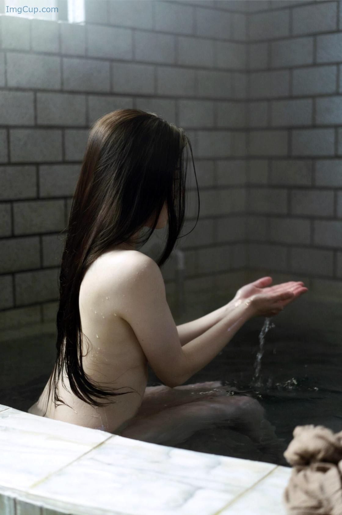 1725925246_878_謎の美女17-ファースト写真集-『ひとひらの舞』-Set03.jpg 1725925246 878 謎の美女17 ファースト写真集 『ひとひらの舞』 Set03