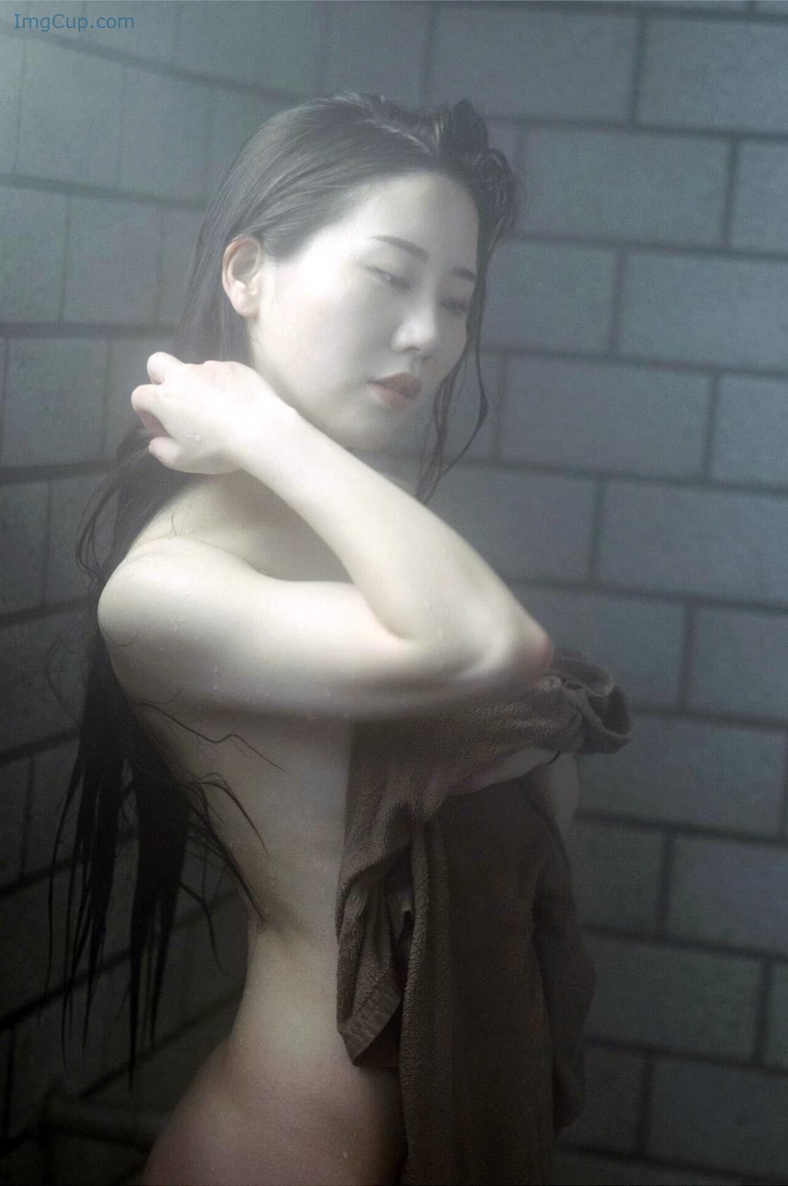 1725925259_812_謎の美女17-ファースト写真集-『ひとひらの舞』-Set03.jpg 1725925259 812 謎の美女17 ファースト写真集 『ひとひらの舞』 Set03