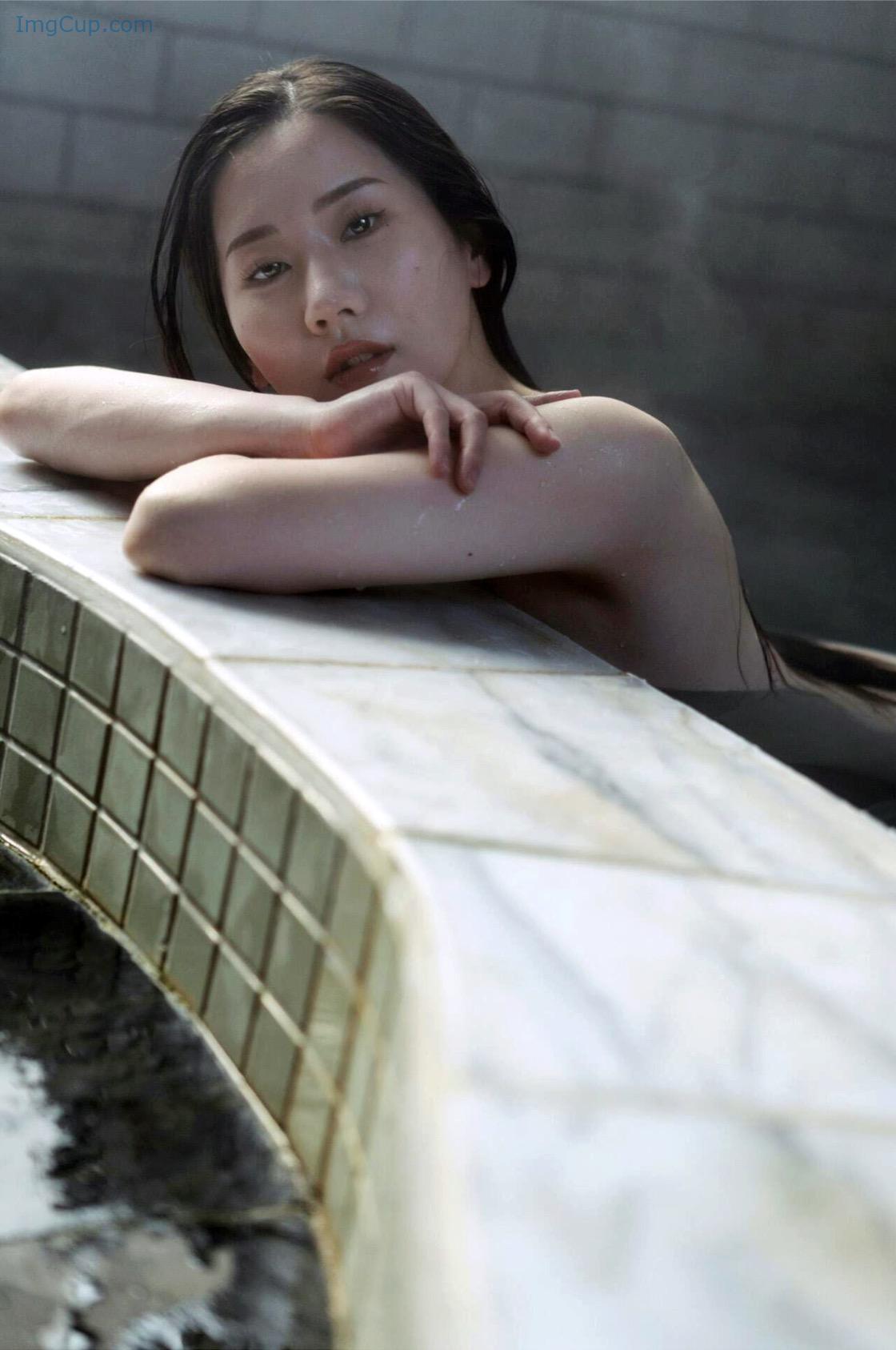 1725925263_670_謎の美女17-ファースト写真集-『ひとひらの舞』-Set03.jpg 1725925263 670 謎の美女17 ファースト写真集 『ひとひらの舞』 Set03