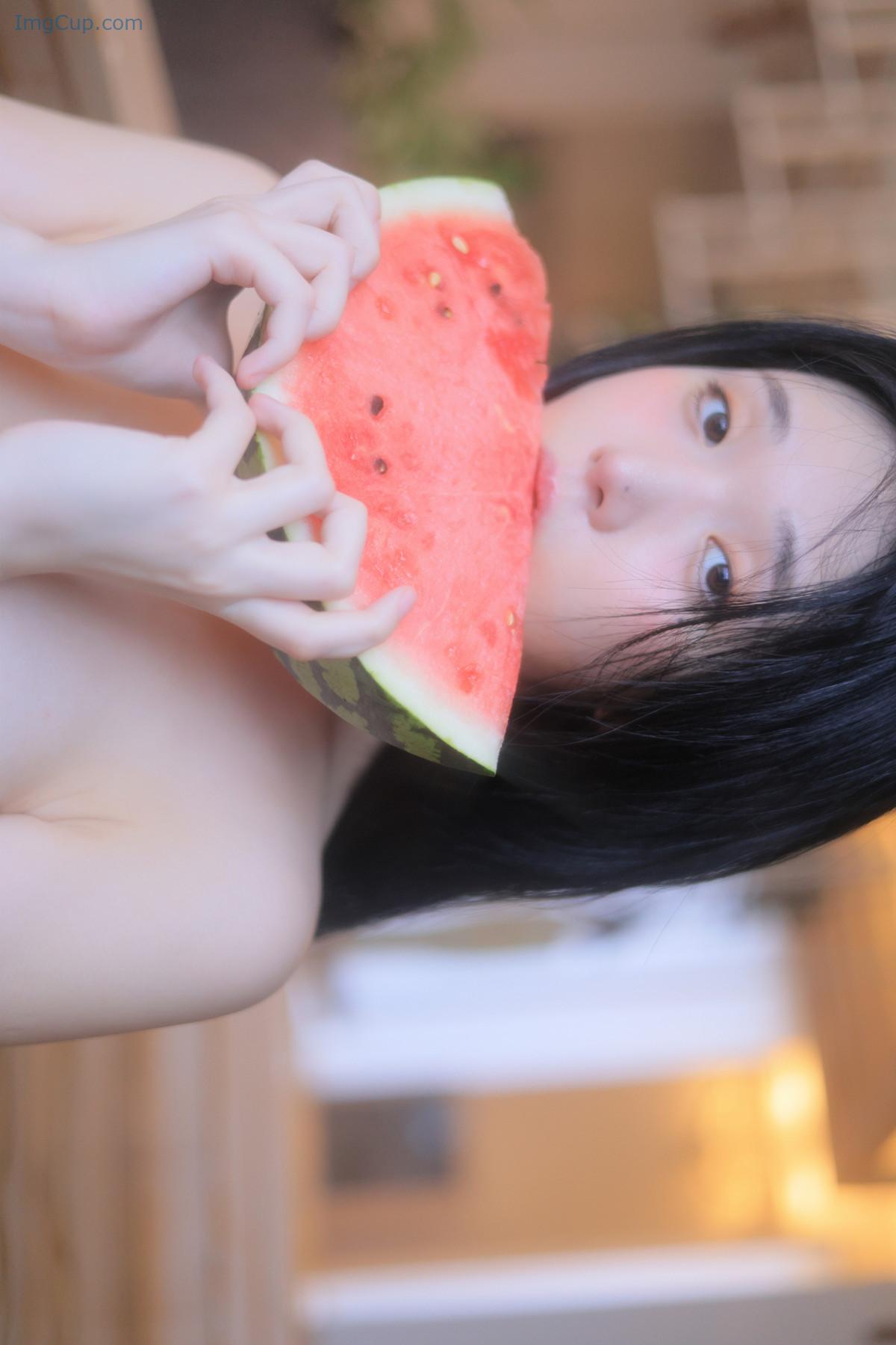 1725980505_938_Yeon-Woo-연우-Photobook-Suika-Set01.jpg 1725980505 938 Yeon Woo 연우 Photobook Suika Set01