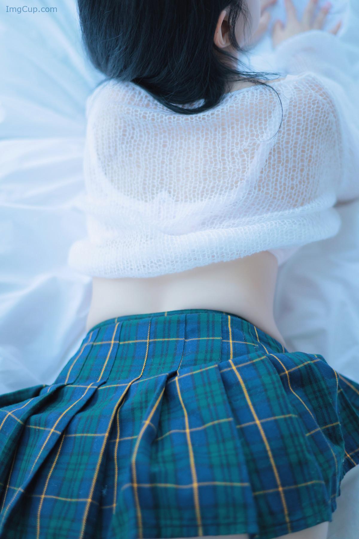 1726031315_219_Rinaモモリナ-Patreon-‘Extra-short-Plaid-Skirt-Set02.jpg 1726031315 219 Rinaモモリナ Patreon ‘Extra short Plaid Skirt Set02