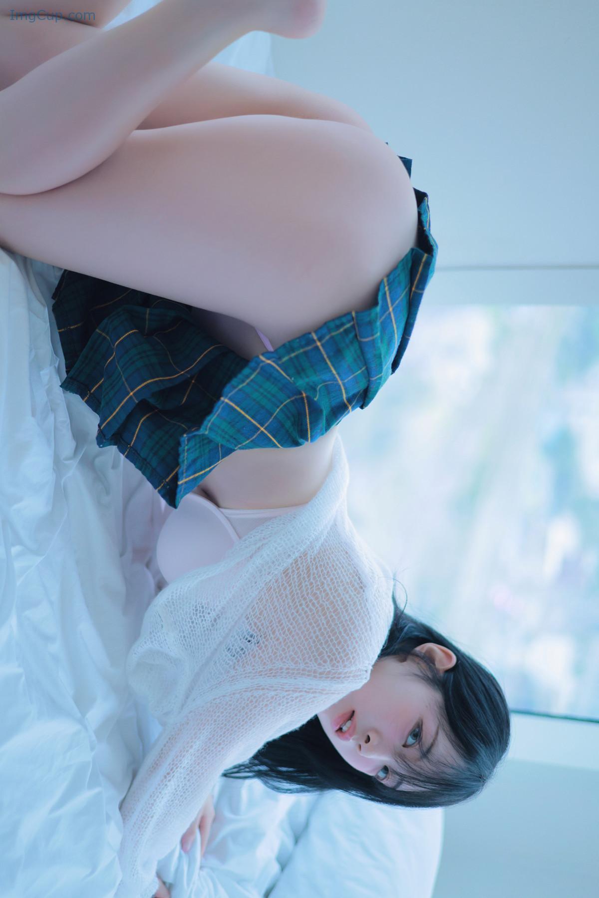 1726031315_922_Rinaモモリナ-Patreon-‘Extra-short-Plaid-Skirt-Set02.jpg 1726031315 922 Rinaモモリナ Patreon ‘Extra short Plaid Skirt Set02