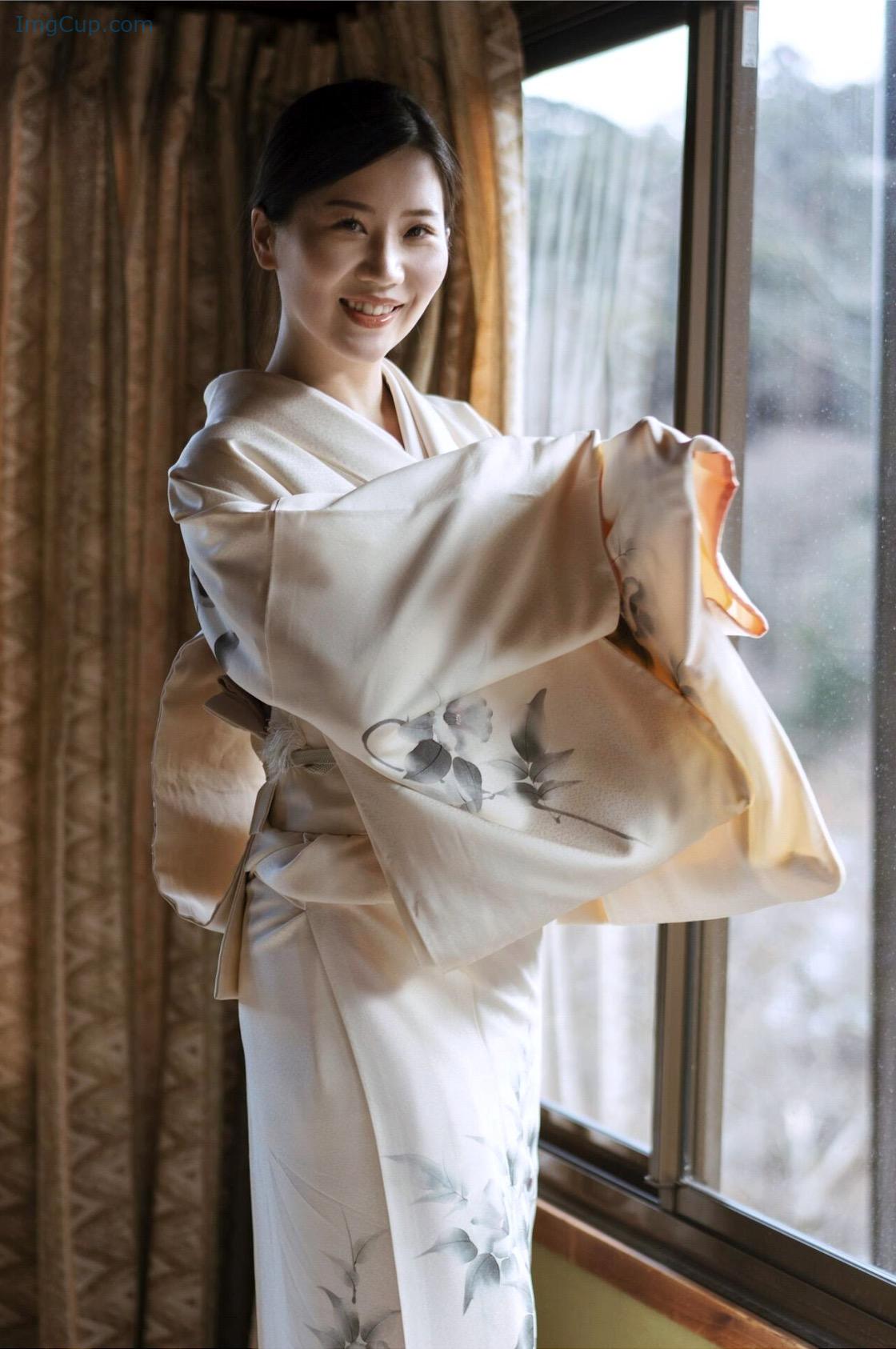 1726401292_490_謎の美女17-ファースト写真集-『ひとひらの舞』-Set02.jpg 1726401292 490 謎の美女17 ファースト写真集 『ひとひらの舞』 Set02