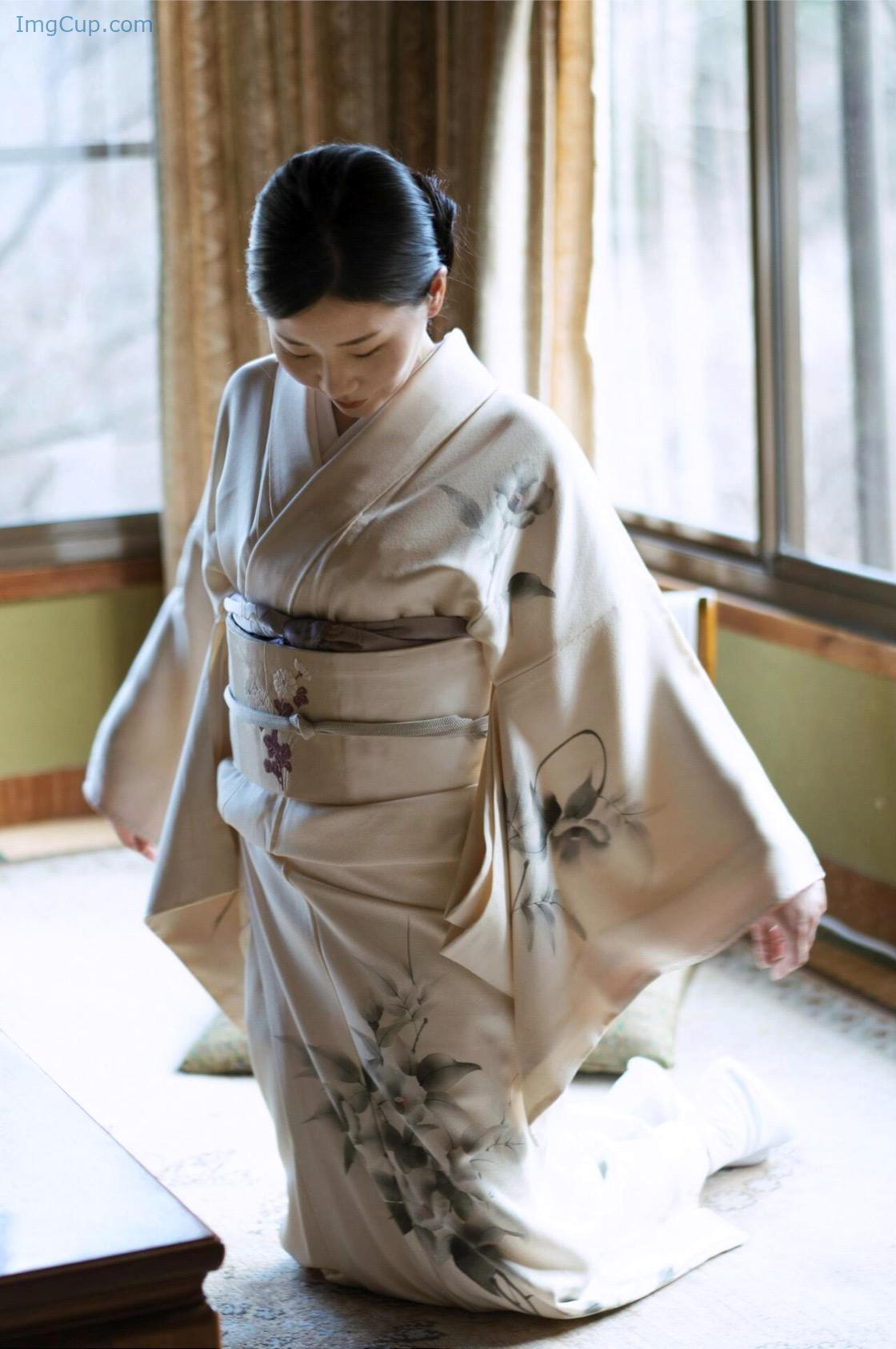 1726401292_910_謎の美女17-ファースト写真集-『ひとひらの舞』-Set02.jpg 1726401292 910 謎の美女17 ファースト写真集 『ひとひらの舞』 Set02