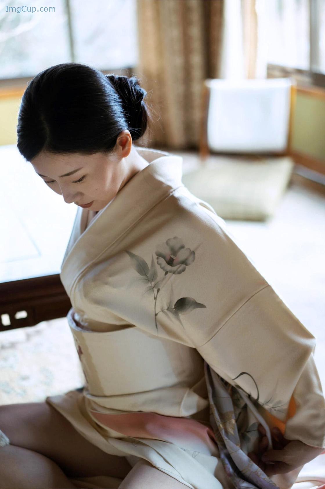 1726401297_440_謎の美女17-ファースト写真集-『ひとひらの舞』-Set02.jpg 1726401297 440 謎の美女17 ファースト写真集 『ひとひらの舞』 Set02