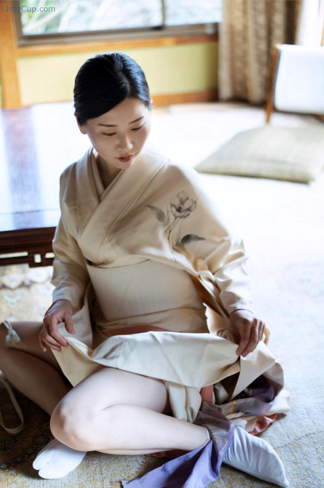 1726401297_493_謎の美女17-ファースト写真集-『ひとひらの舞』-Set02.jpg 1726401297 493 謎の美女17 ファースト写真集 『ひとひらの舞』 Set02