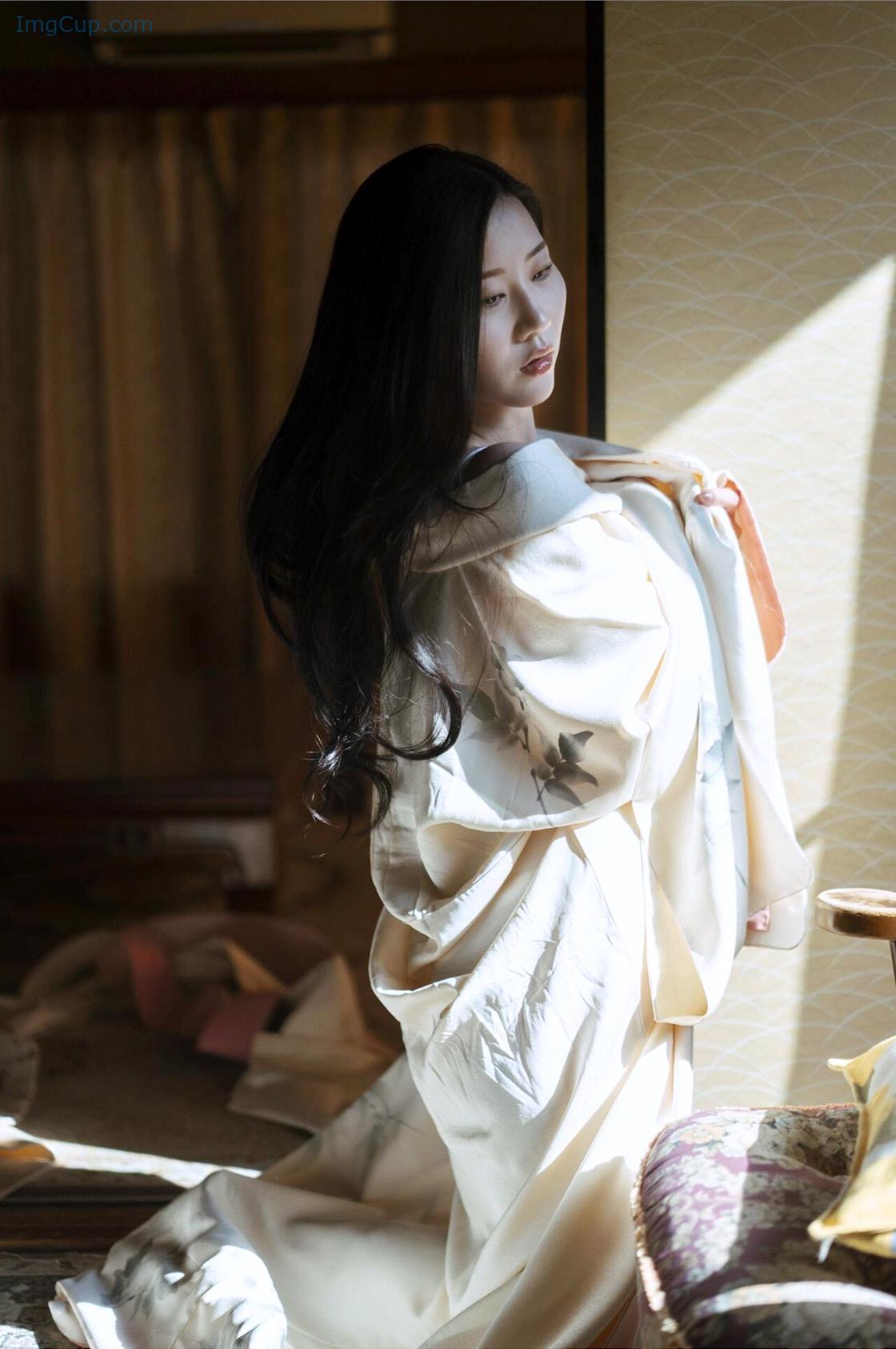 1726401310_262_謎の美女17-ファースト写真集-『ひとひらの舞』-Set02.jpg 1726401310 262 謎の美女17 ファースト写真集 『ひとひらの舞』 Set02