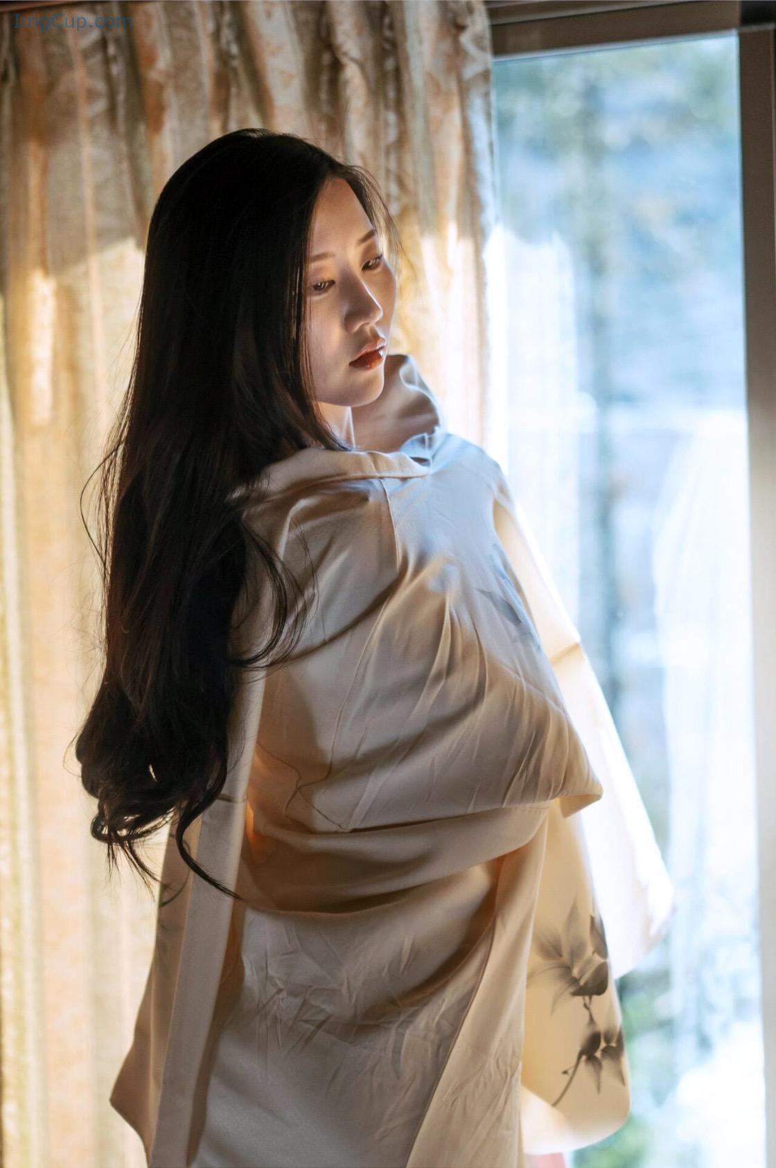 1726401316_576_謎の美女17-ファースト写真集-『ひとひらの舞』-Set02.jpg 1726401316 576 謎の美女17 ファースト写真集 『ひとひらの舞』 Set02