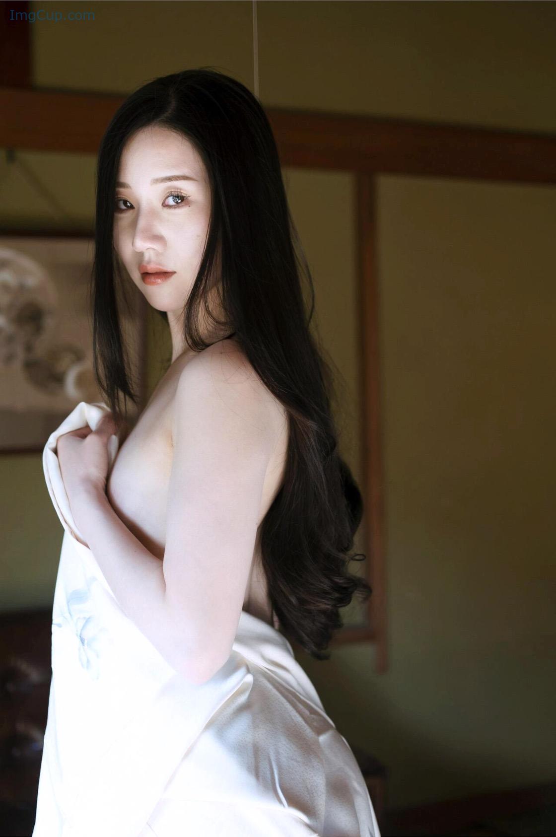 1726401331_948_謎の美女17-ファースト写真集-『ひとひらの舞』-Set02.jpg 1726401331 948 謎の美女17 ファースト写真集 『ひとひらの舞』 Set02