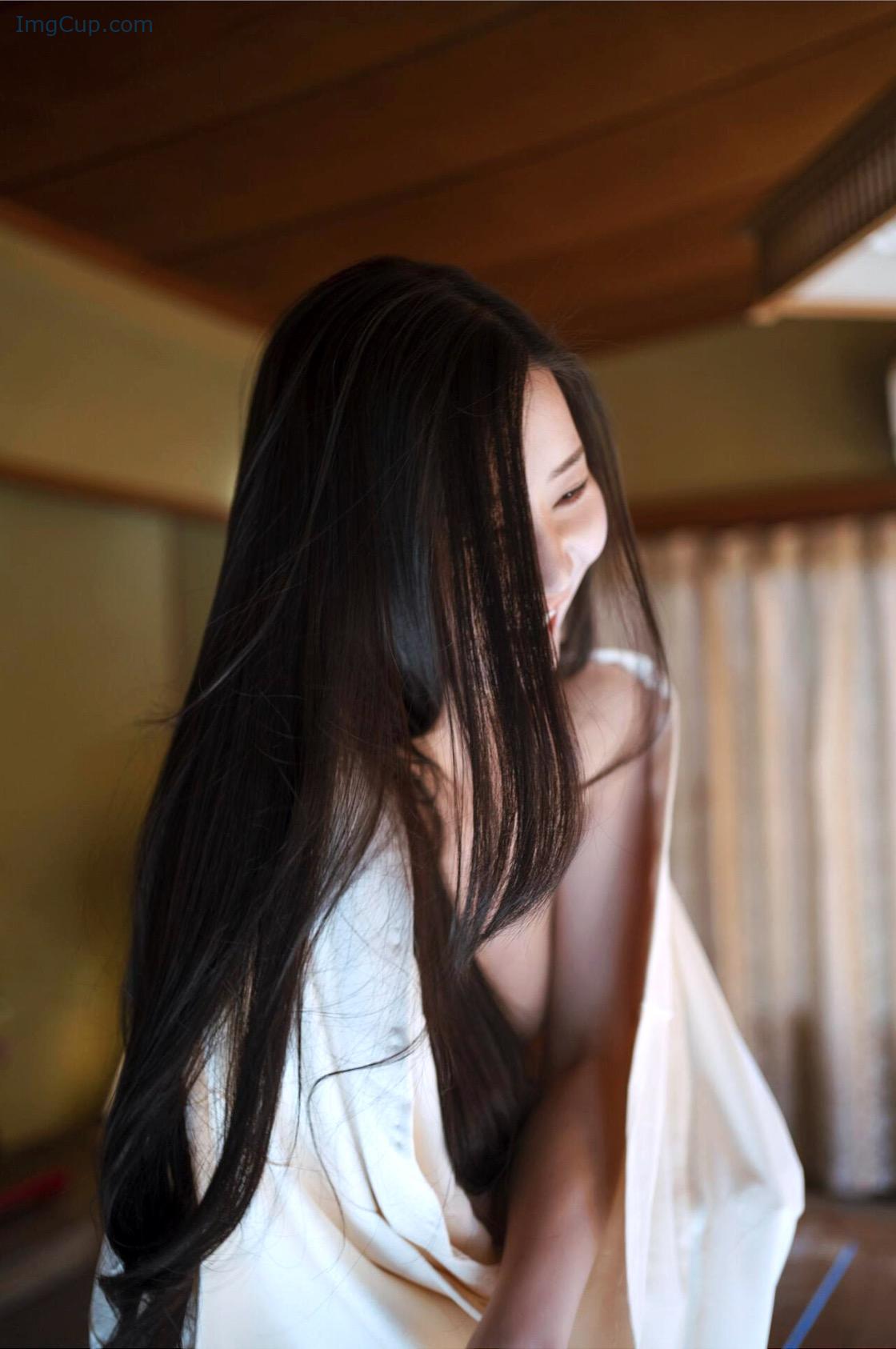 1726401334_951_謎の美女17-ファースト写真集-『ひとひらの舞』-Set02.jpg 1726401334 951 謎の美女17 ファースト写真集 『ひとひらの舞』 Set02