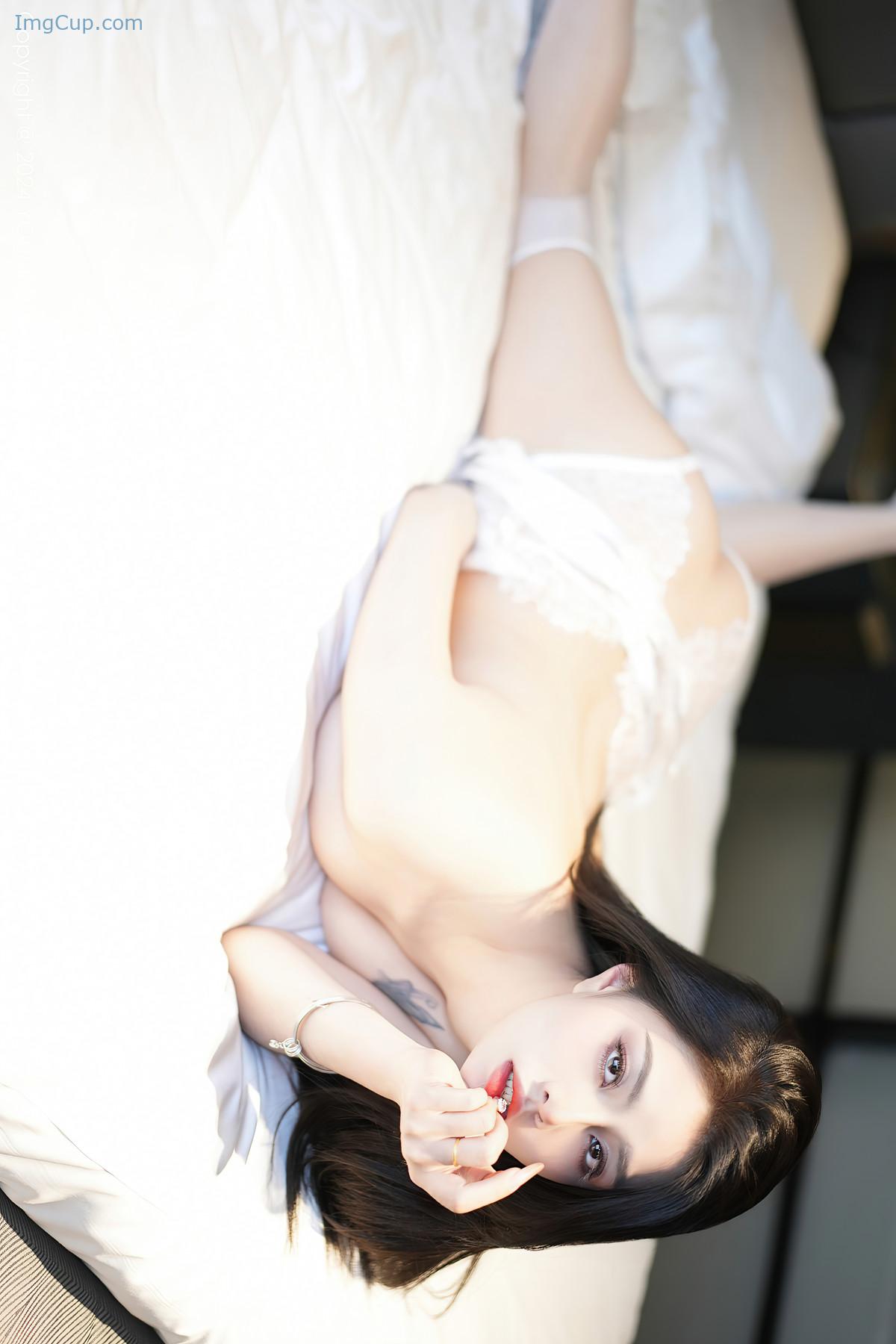 1726544364_881_Youmi尤蜜荟-VOL1031-媛宝儿boa.jpg 1726544364 881 Youmi尤蜜荟 VOL1031 媛宝儿boa