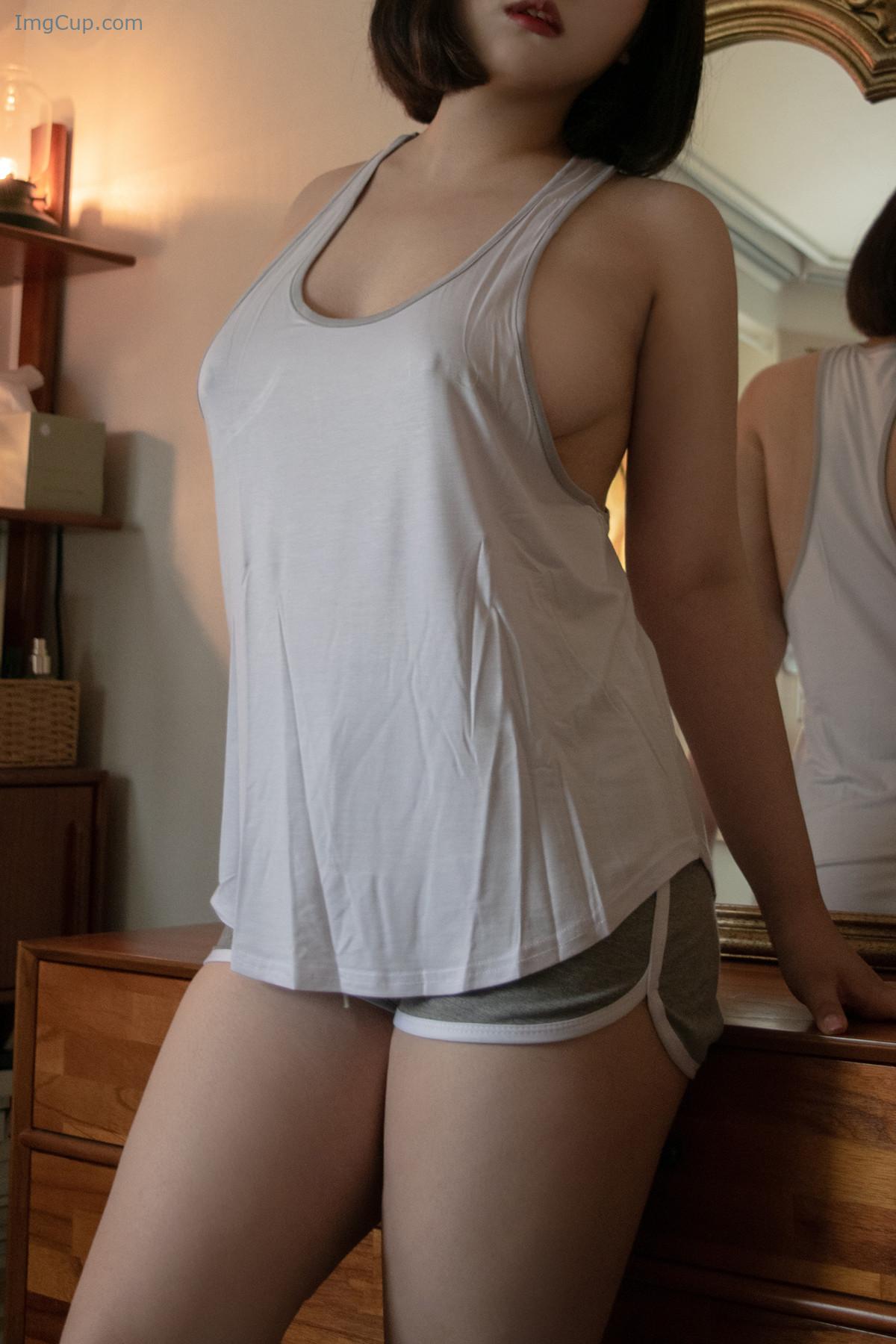 1726801409_121_Song-Hana-송하나-Photobook-‘Home-Body.jpg 1726801409 121 Song Hana 송하나 Photobook ‘Home Body