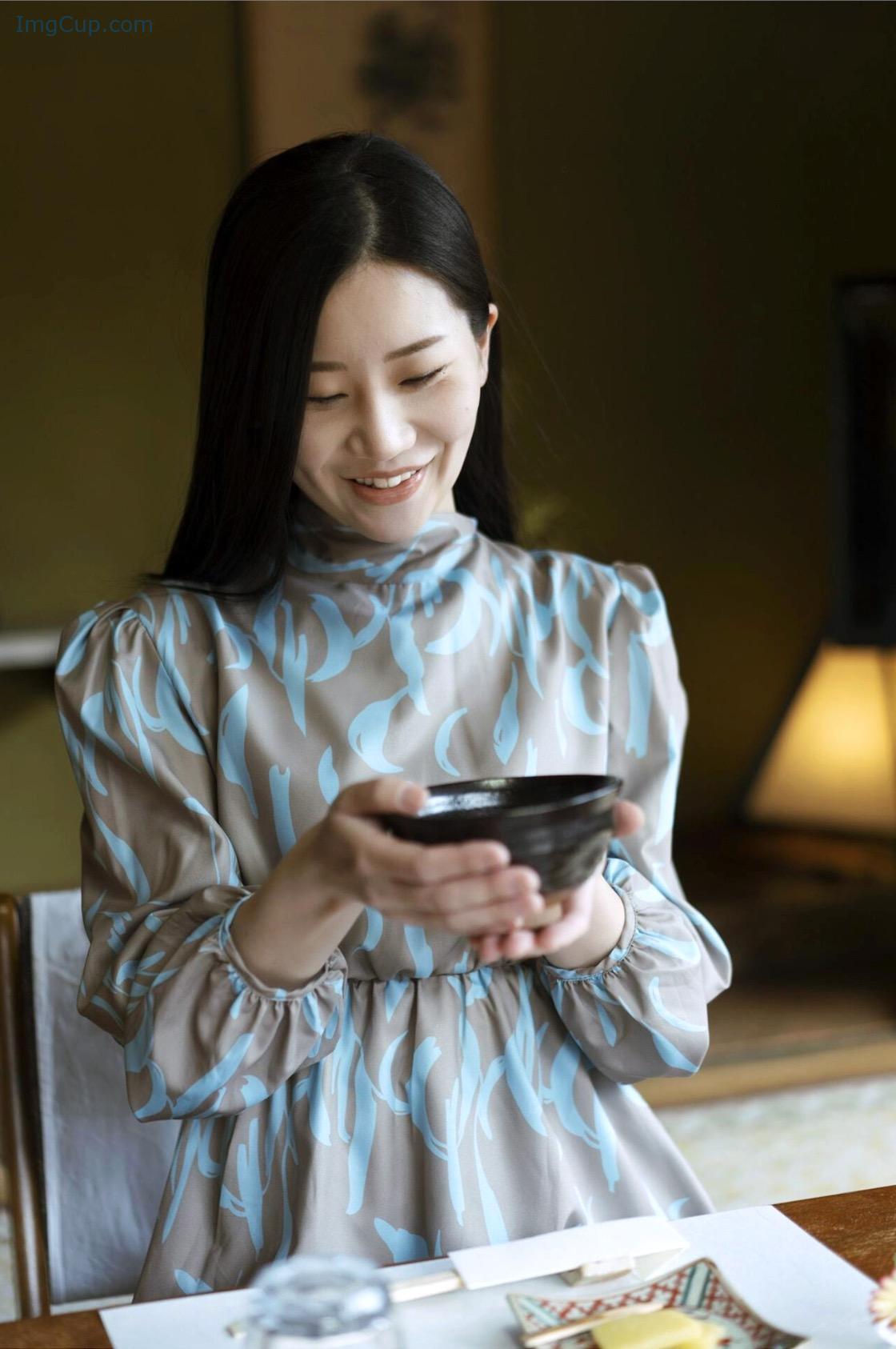 1726877187_752_謎の美女17-ファースト写真集-『ひとひらの舞』-Set01.jpg 1726877187 752 謎の美女17 ファースト写真集 『ひとひらの舞』 Set01