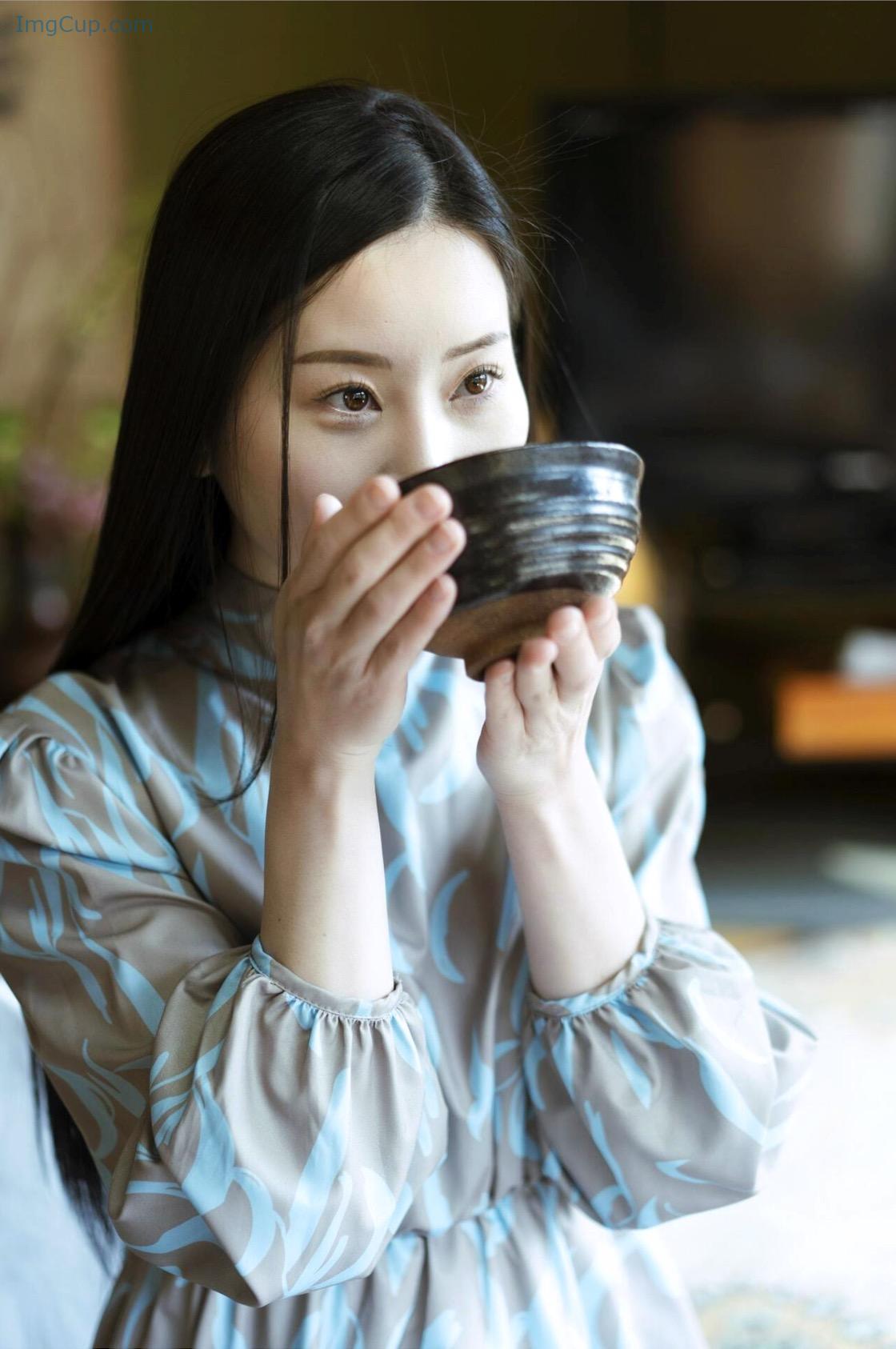 1726877188_630_謎の美女17-ファースト写真集-『ひとひらの舞』-Set01.jpg 1726877188 630 謎の美女17 ファースト写真集 『ひとひらの舞』 Set01