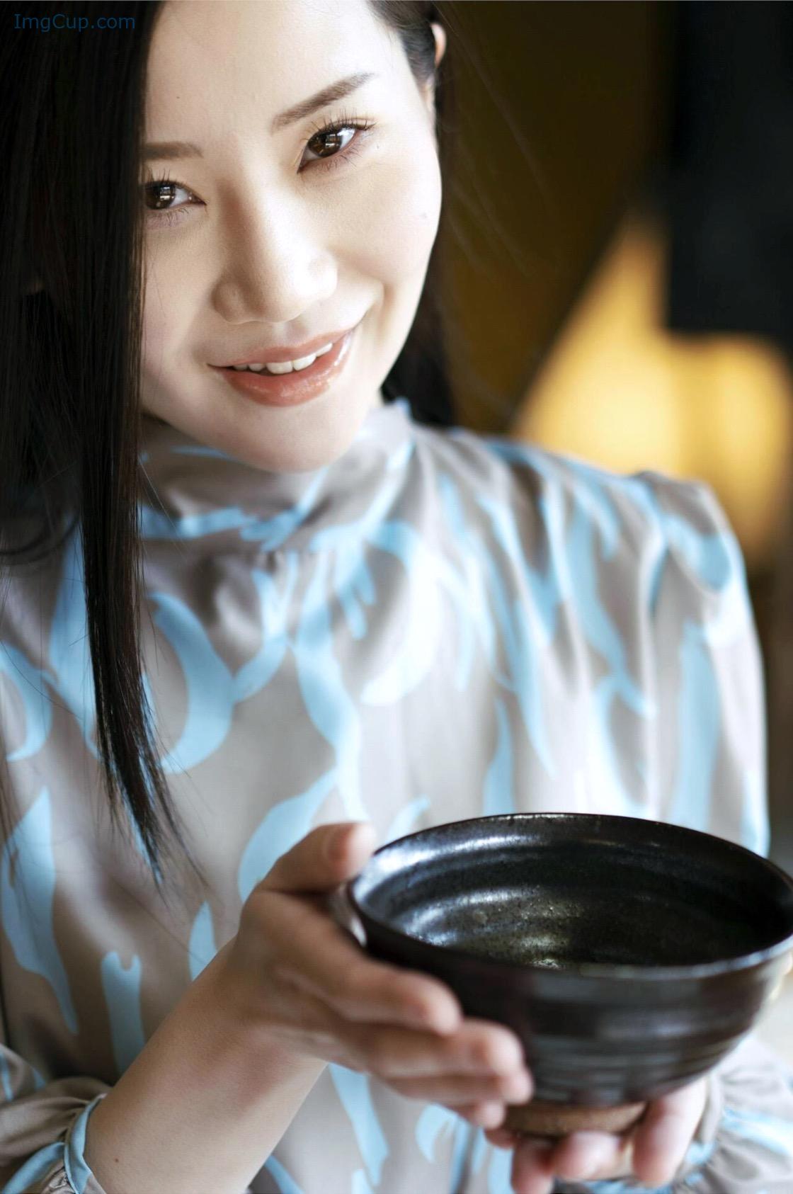 1726877188_837_謎の美女17-ファースト写真集-『ひとひらの舞』-Set01.jpg 1726877188 837 謎の美女17 ファースト写真集 『ひとひらの舞』 Set01