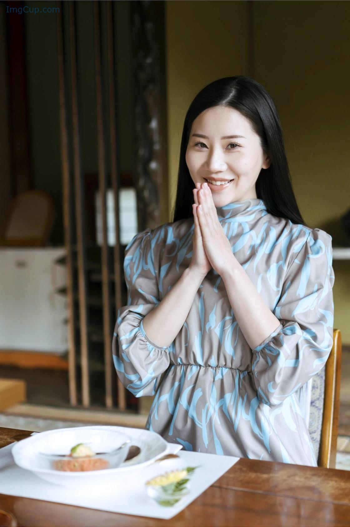 1726877189_563_謎の美女17-ファースト写真集-『ひとひらの舞』-Set01.jpg 1726877189 563 謎の美女17 ファースト写真集 『ひとひらの舞』 Set01