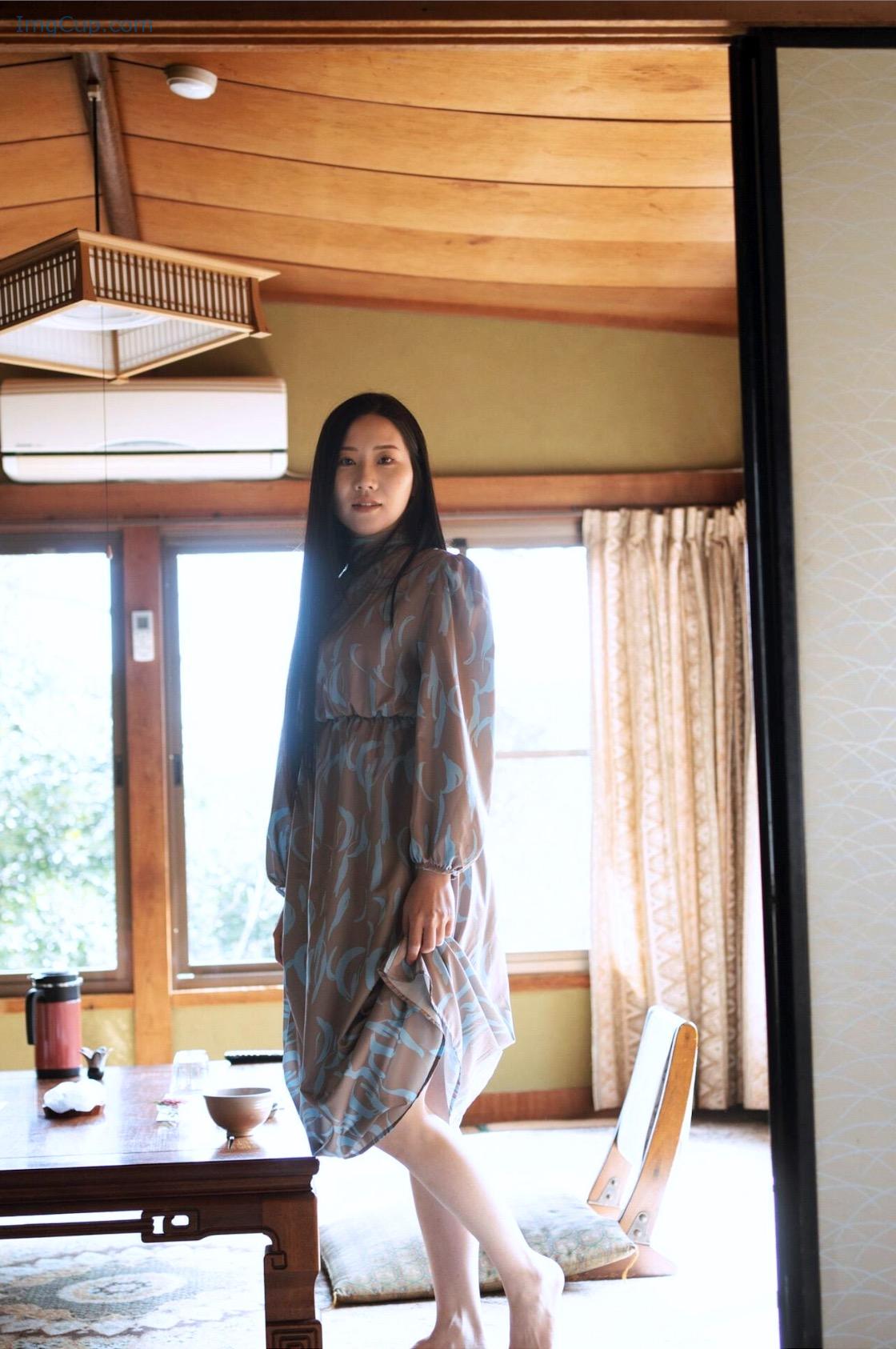 1726877198_144_謎の美女17-ファースト写真集-『ひとひらの舞』-Set01.jpg 1726877198 144 謎の美女17 ファースト写真集 『ひとひらの舞』 Set01