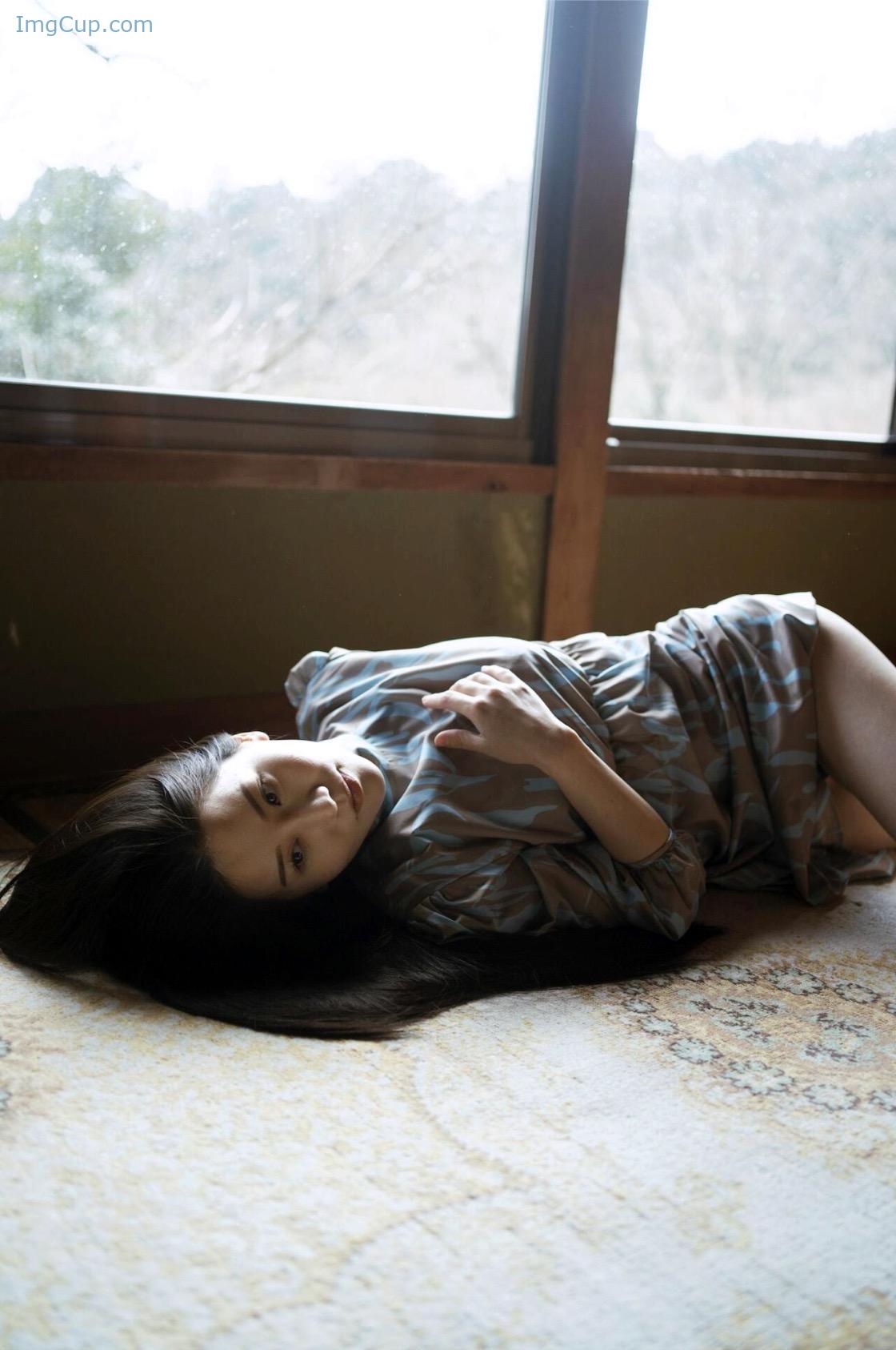 1726877200_640_謎の美女17-ファースト写真集-『ひとひらの舞』-Set01.jpg 1726877200 640 謎の美女17 ファースト写真集 『ひとひらの舞』 Set01