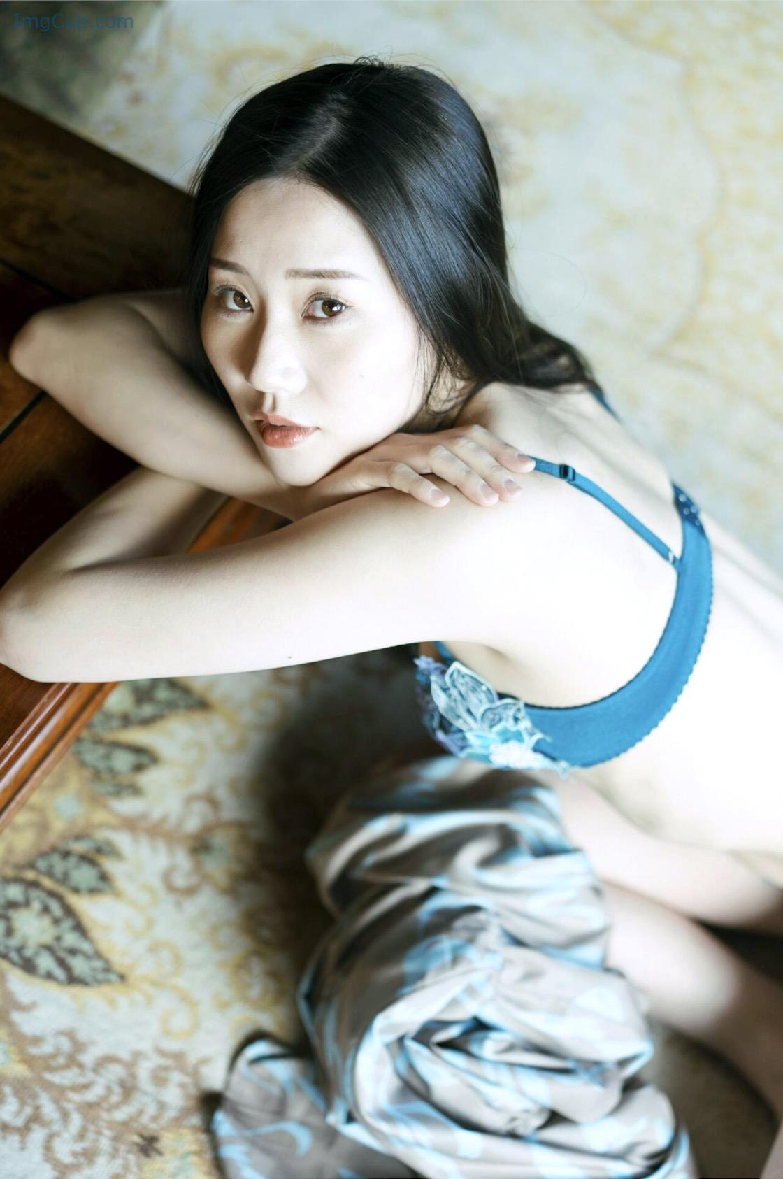 1726877222_215_謎の美女17-ファースト写真集-『ひとひらの舞』-Set01.jpg 1726877222 215 謎の美女17 ファースト写真集 『ひとひらの舞』 Set01