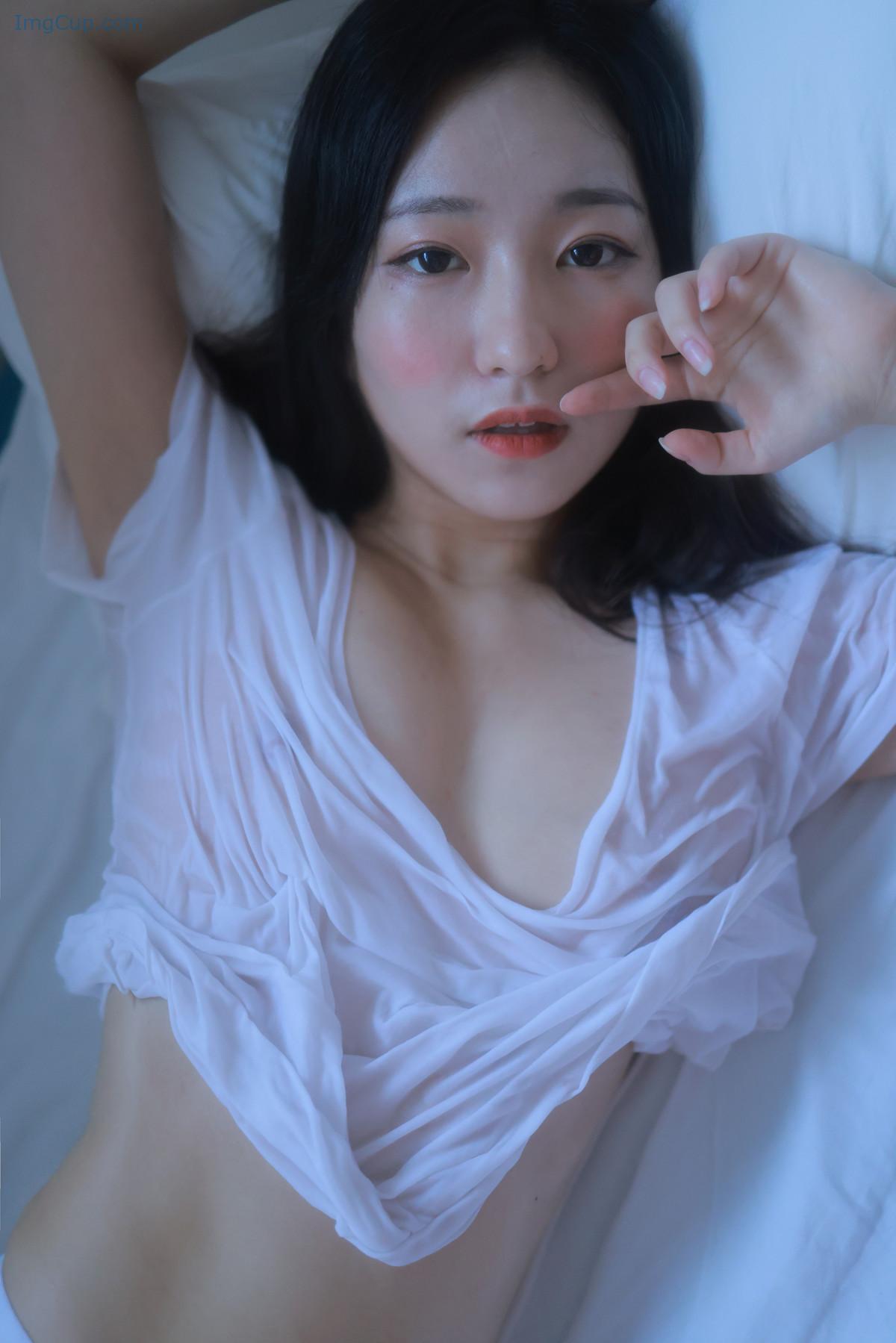 1727164428_823_Sehee-세희-Photobook-‘A-Bad-Sprayer-Set02.jpg 1727164428 823 Sehee 세희 Photobook ‘A Bad Sprayer Set02