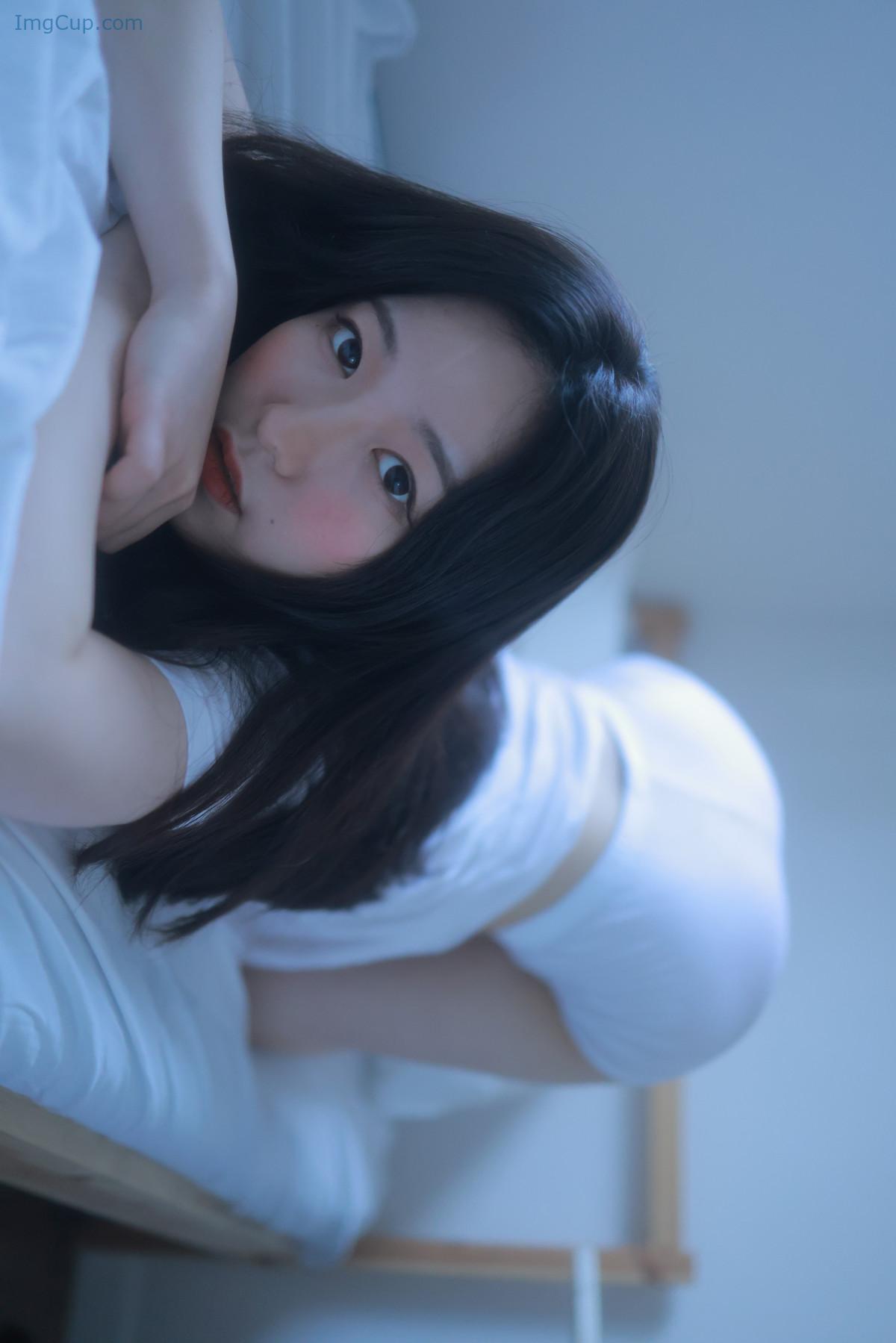 1727164437_614_Sehee-세희-Photobook-‘A-Bad-Sprayer-Set02.jpg 1727164437 614 Sehee 세희 Photobook ‘A Bad Sprayer Set02