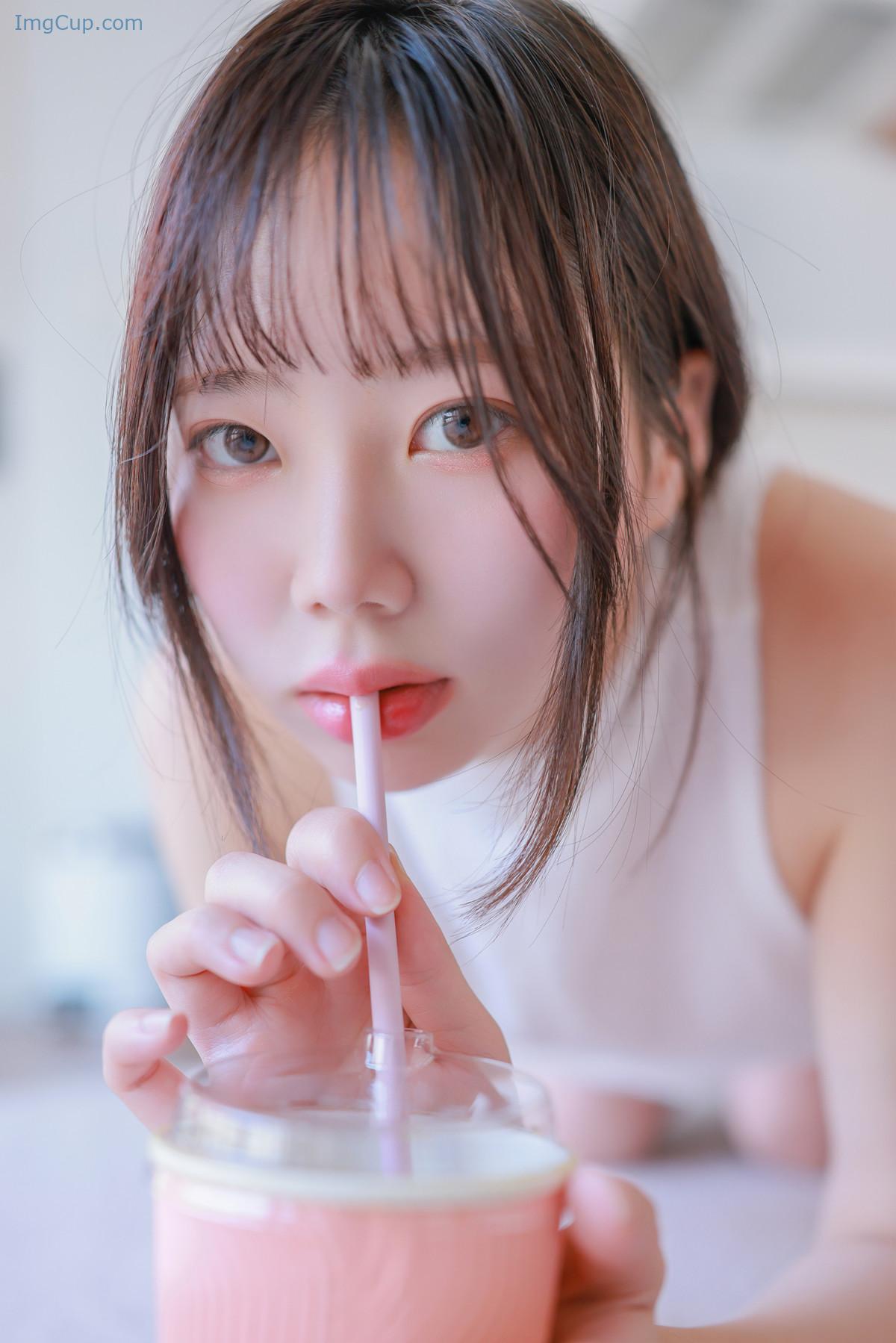 1727251550_935_Myua-뮤아-SWEETBOX-Photobook-‘MYUA-MYUA-Set02.jpg 1727251550 935 Myua 뮤아 SWEETBOX Photobook ‘MYUA MYUA Set02