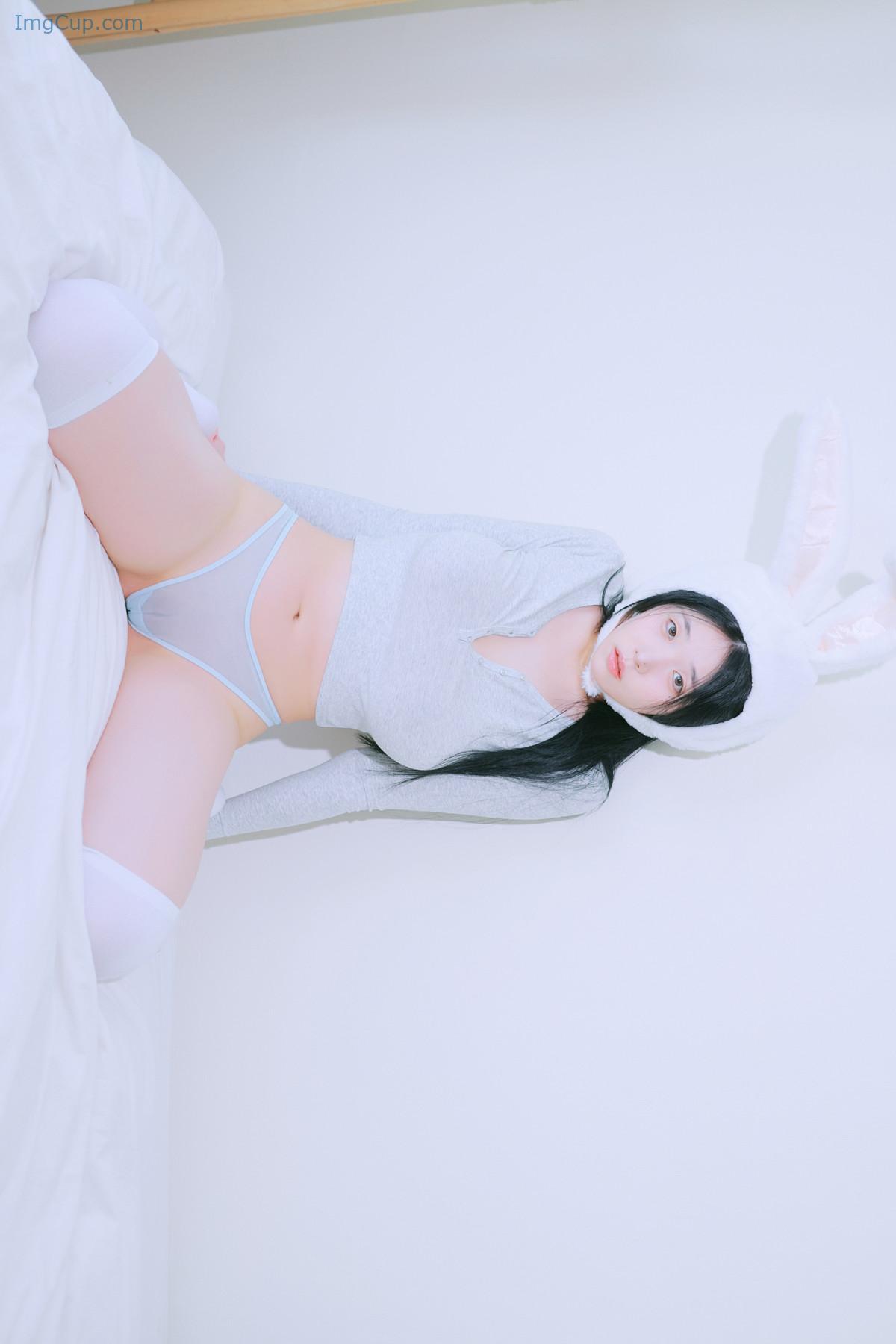 1727367754_382_Yeon-Woo-연우-Photobook-‘Terrace-Set05.jpg 1727367754 382 Yeon Woo 연우 Photobook ‘Terrace Set05