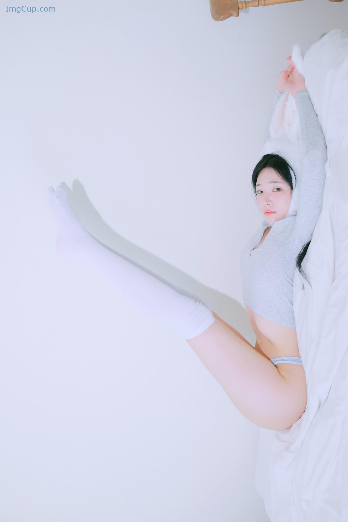 1727367757_397_Yeon-Woo-연우-Photobook-‘Terrace-Set05.jpg 1727367757 397 Yeon Woo 연우 Photobook ‘Terrace Set05