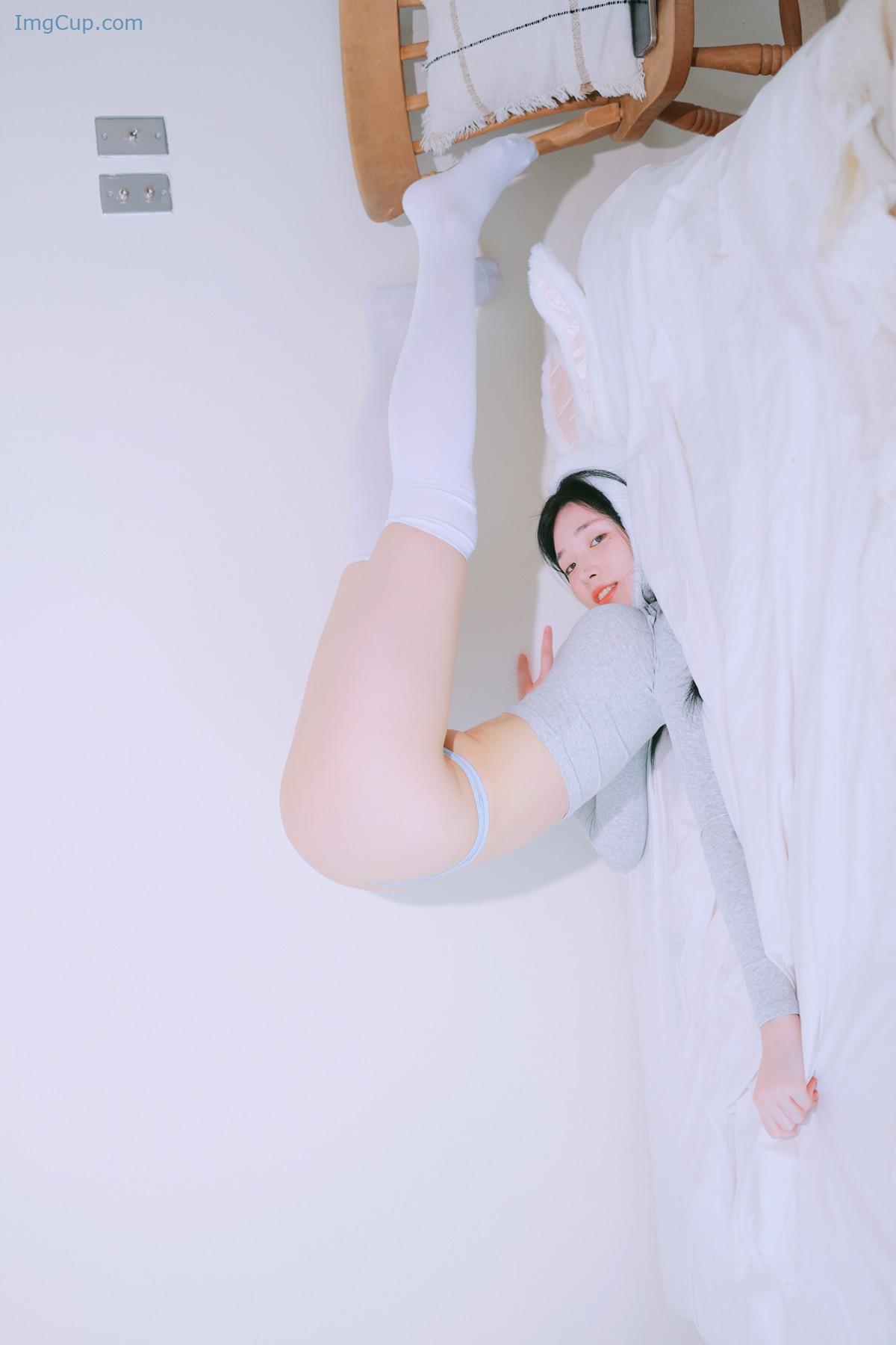 1727367764_755_Yeon-Woo-연우-Photobook-‘Terrace-Set05.jpg 1727367764 755 Yeon Woo 연우 Photobook ‘Terrace Set05