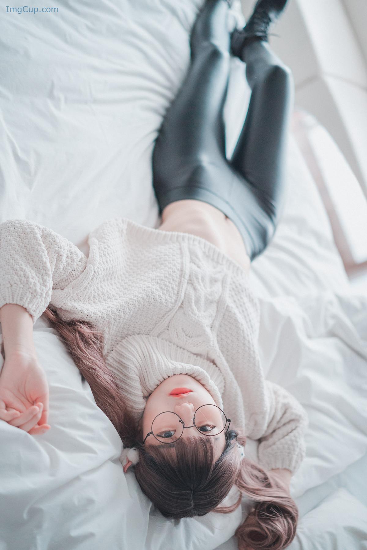 1727375024_154_Jeong-Jenny-정제니-DJAWA-‘Loose-and-Tight-White.jpg 1727375024 154 Jeong Jenny 정제니 DJAWA ‘Loose and Tight White