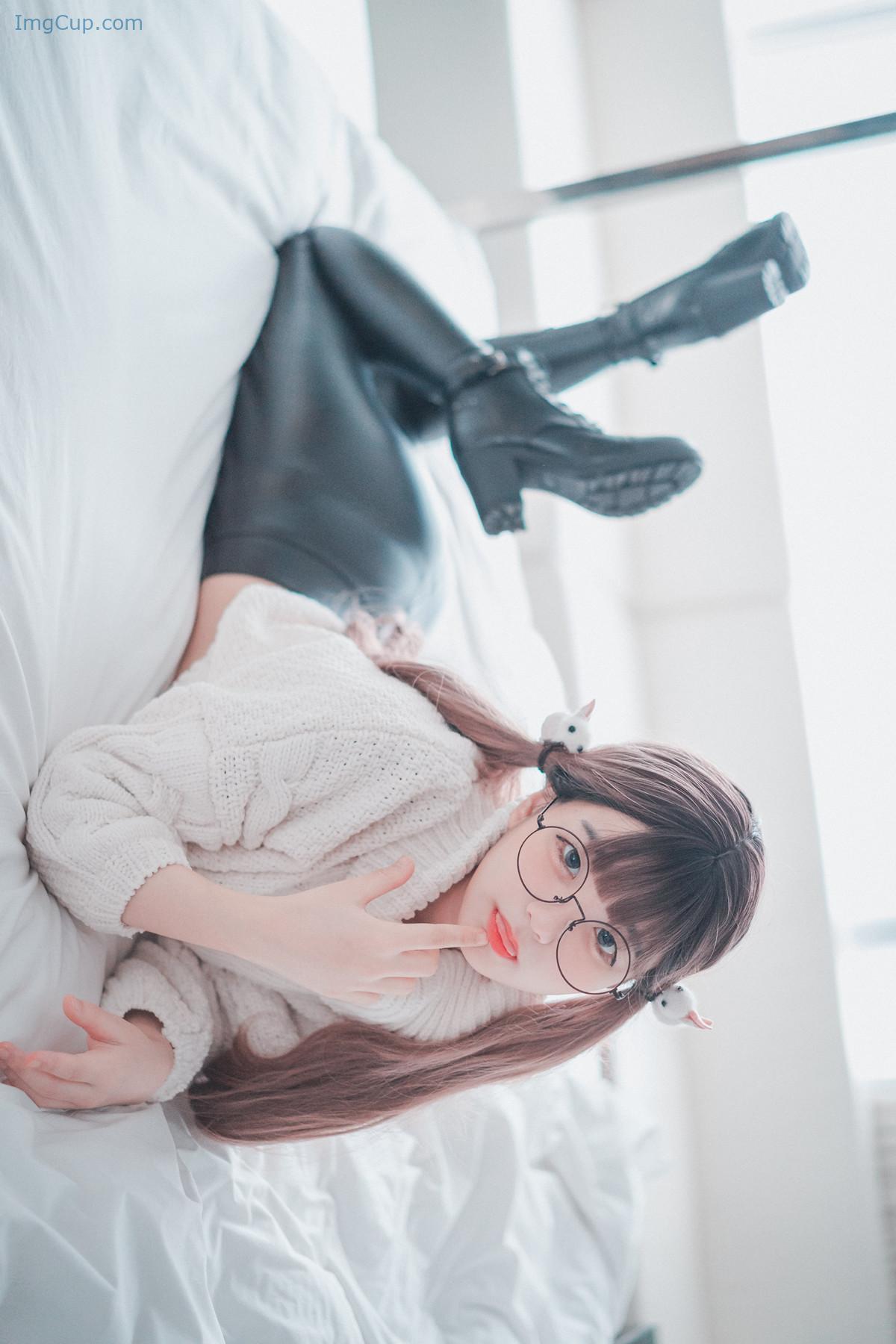 1727375026_471_Jeong-Jenny-정제니-DJAWA-‘Loose-and-Tight-White.jpg 1727375026 471 Jeong Jenny 정제니 DJAWA ‘Loose and Tight White