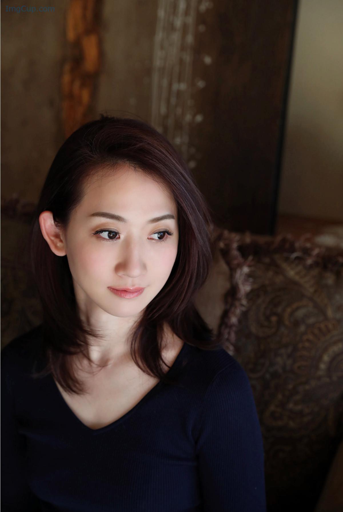 1727670409_818_Kana-Mito-水戸かな-週刊ポストデジタル写真集-花を愛でる人-Set01.jpg 1727670409 818 Kana Mito 水戸かな 週刊ポストデジタル写真集 花を愛でる人 Set01