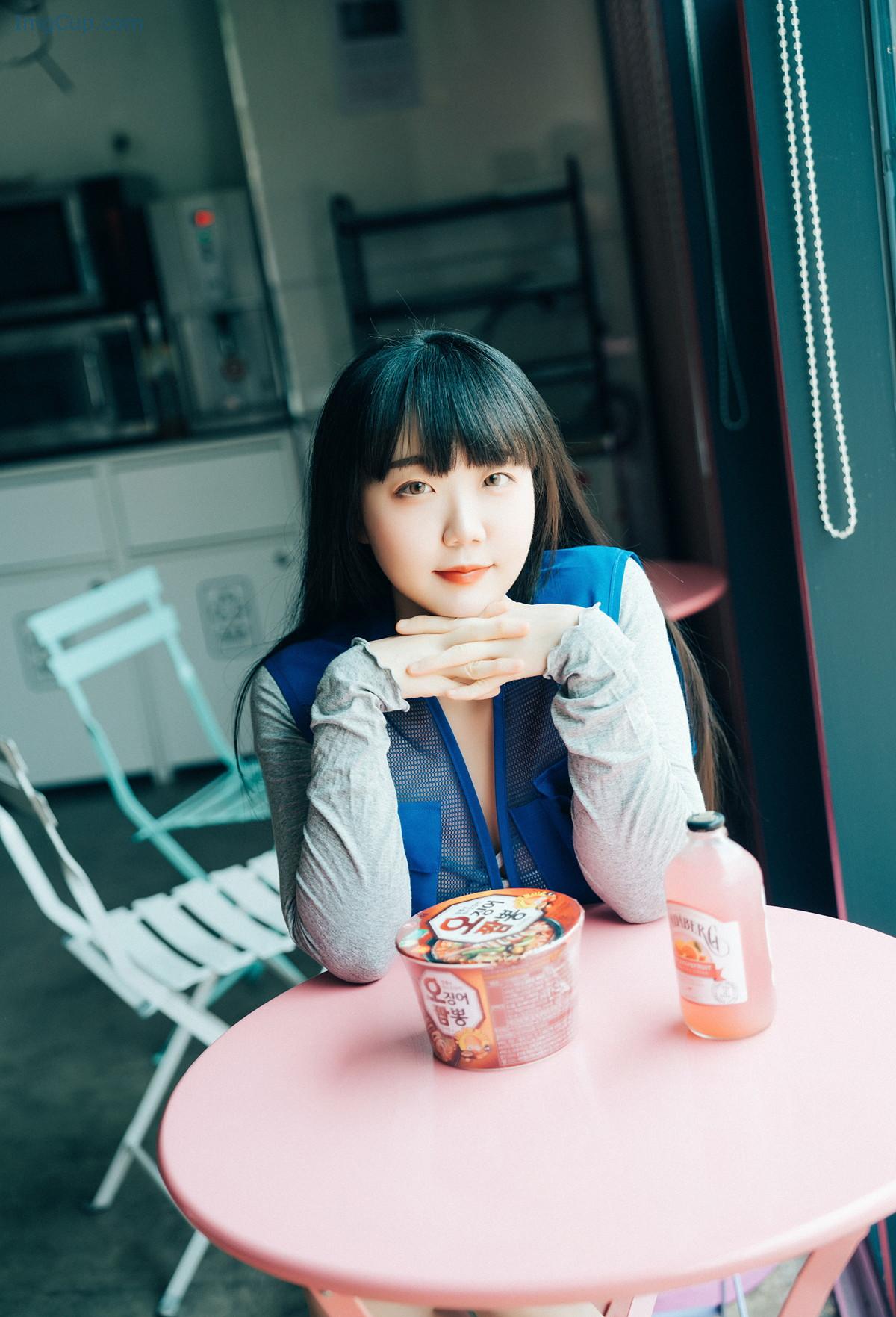 Doyeon-도연-Loozy-‘Convenience-Store-Sub-Set01.jpg Doyeon 도연 Loozy ‘Convenience Store Sub Set01