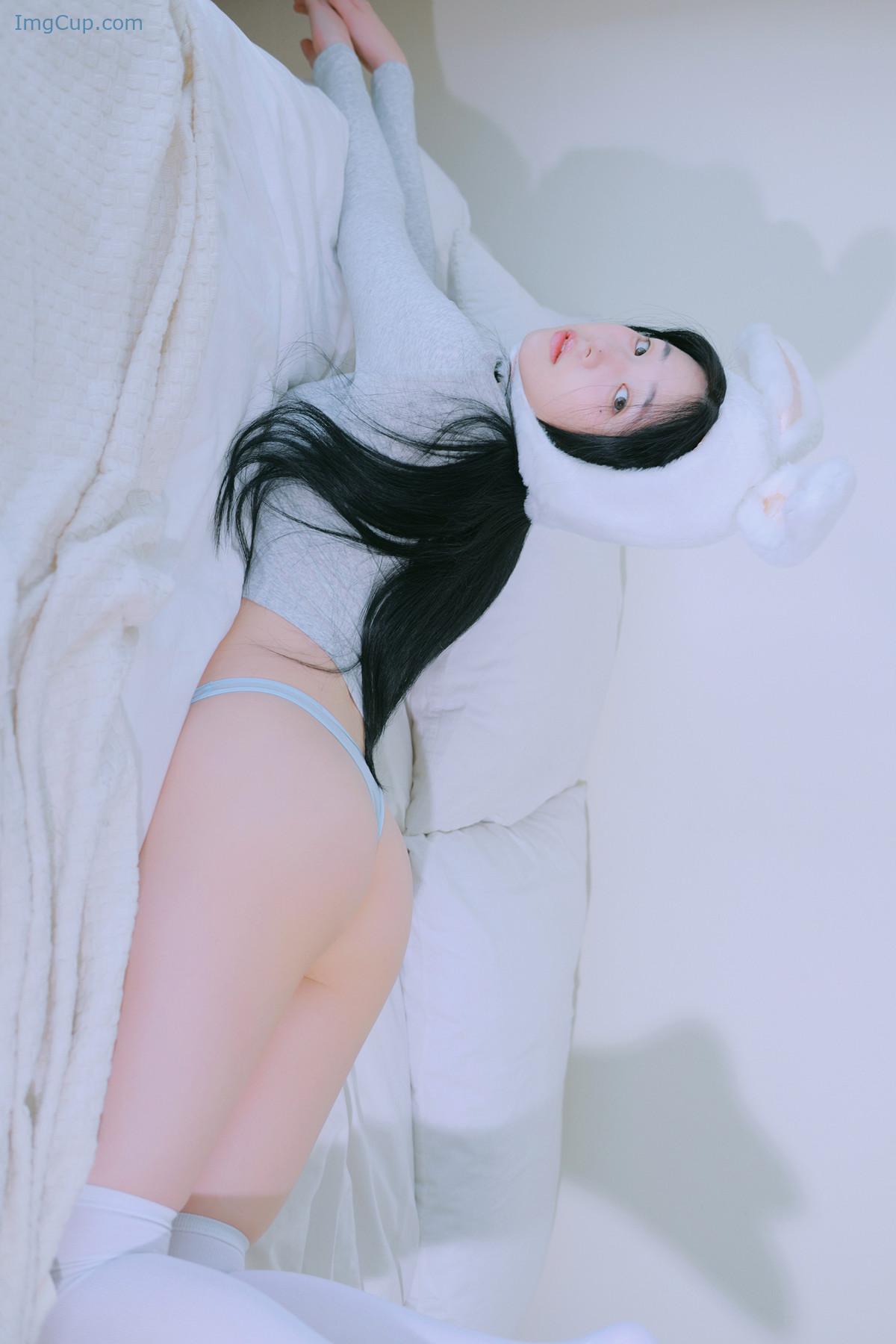 Yeon-Woo-연우-Photobook-‘Terrace-Set05.jpg Yeon Woo 연우 Photobook ‘Terrace Set05