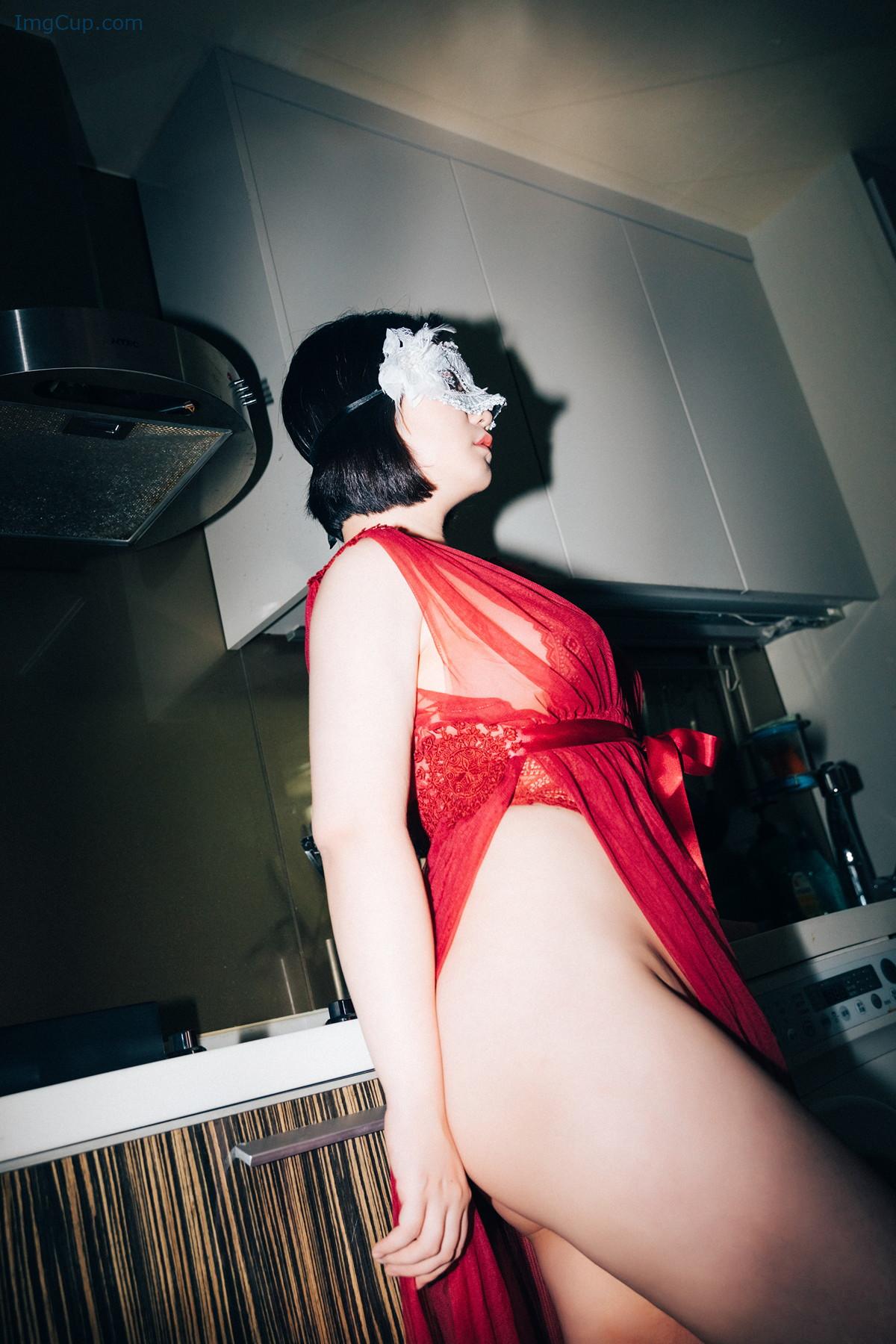 1727963461_200_Daa-다아-Loozy-Photobook-‘Control-Me.jpg 1727963461 200 Daa 다아 Loozy Photobook ‘Control Me