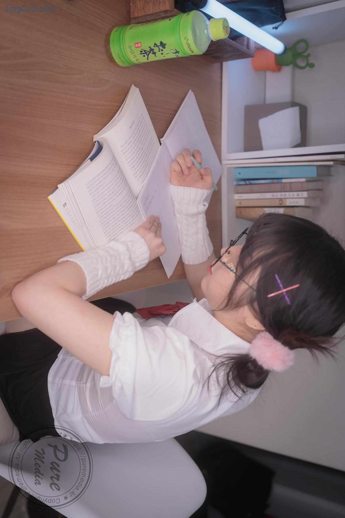 1728994892_523_Jelly-젤리-PURE-MEDIA-Vol276-Girl-Trapped-in-a-Rooftop.jpg 1728994892 523 Jelly 젤리 PURE MEDIA Vol276 Girl Trapped in a Rooftop