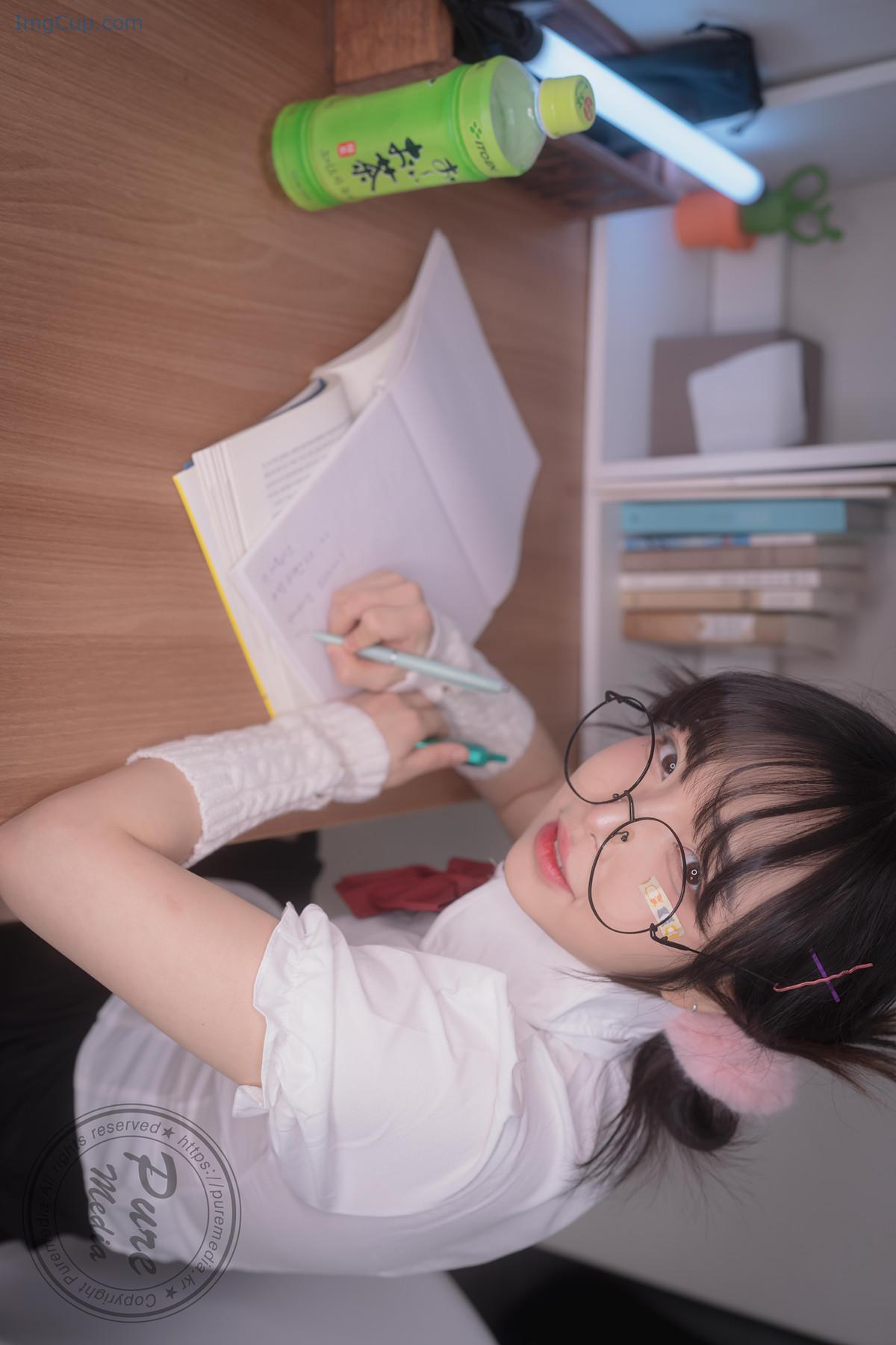 1728994893_676_Jelly-젤리-PURE-MEDIA-Vol276-Girl-Trapped-in-a-Rooftop.jpg 1728994893 676 Jelly 젤리 PURE MEDIA Vol276 Girl Trapped in a Rooftop