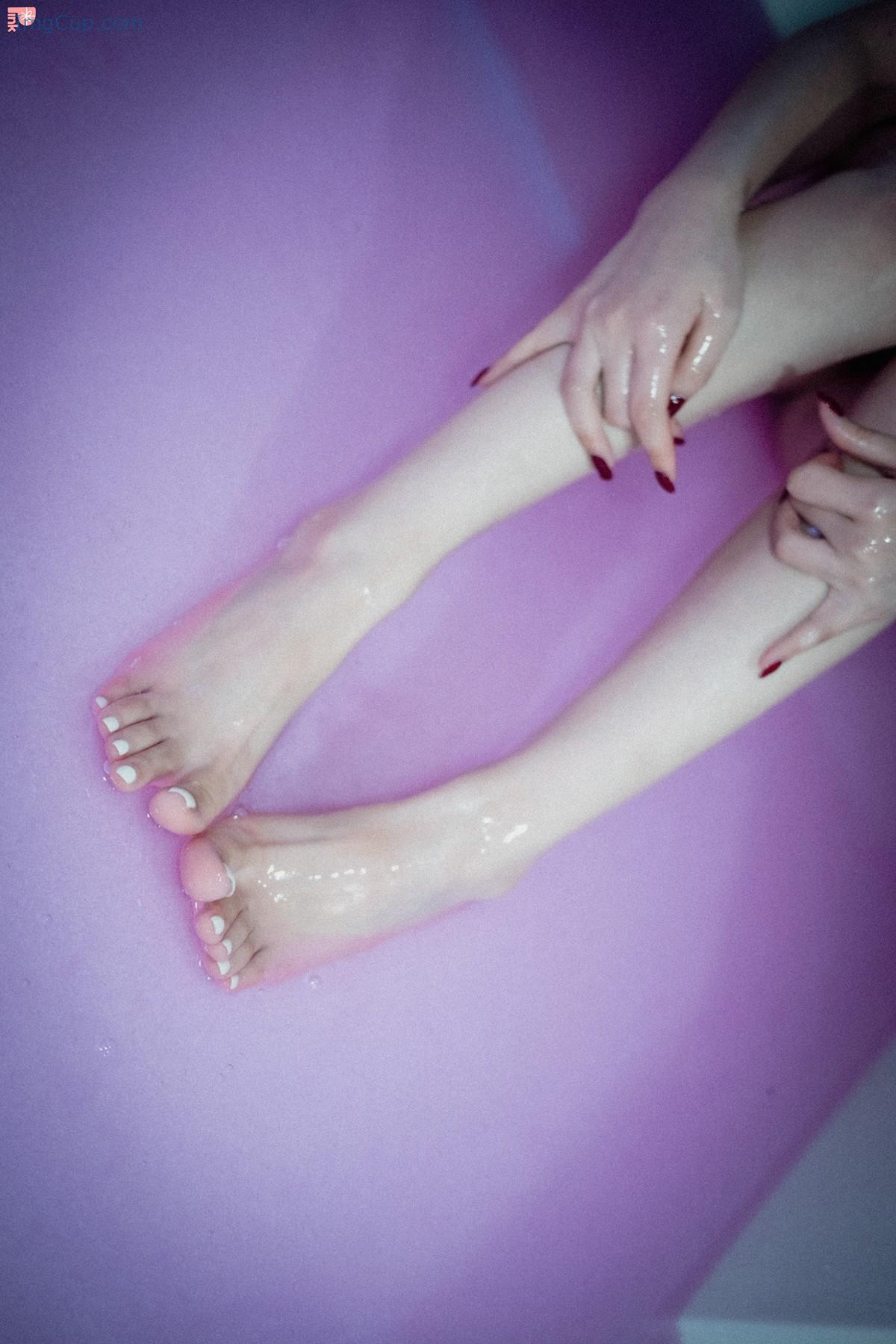 1729039640_718_Han-Jina-한지나-PINK-Photobook-‘Bikini-Set01.jpg 1729039640 718 Han Jina 한지나 PINK Photobook ‘Bikini Set01