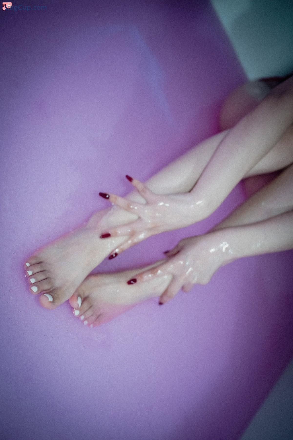 1729039644_442_Han-Jina-한지나-PINK-Photobook-‘Bikini-Set01.jpg 1729039644 442 Han Jina 한지나 PINK Photobook ‘Bikini Set01