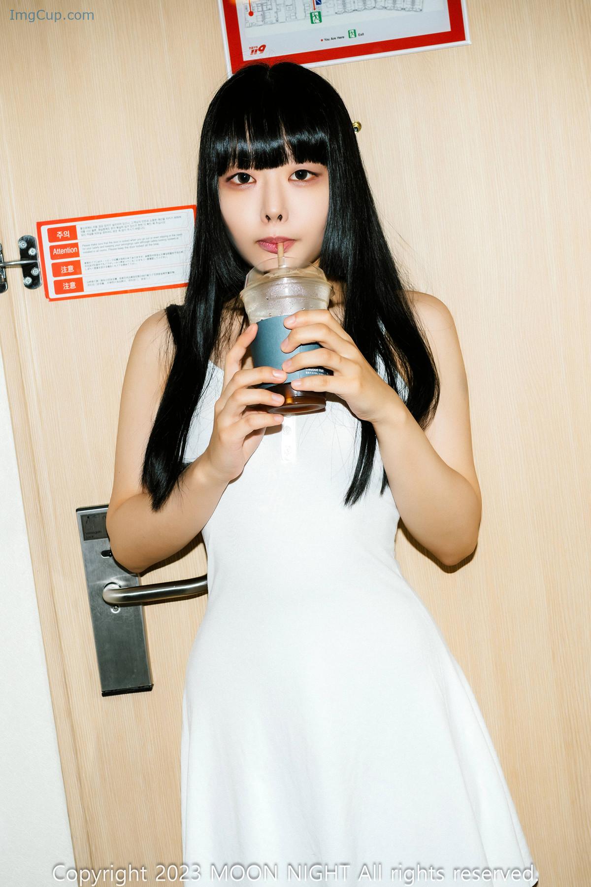 1729344567_34_Min-Ah-민아-Moon-Night-Snap-‘Tie-Min-Ah-Set02.jpg 1729344567 34 Min Ah 민아 Moon Night Snap ‘Tie Min Ah Set02
