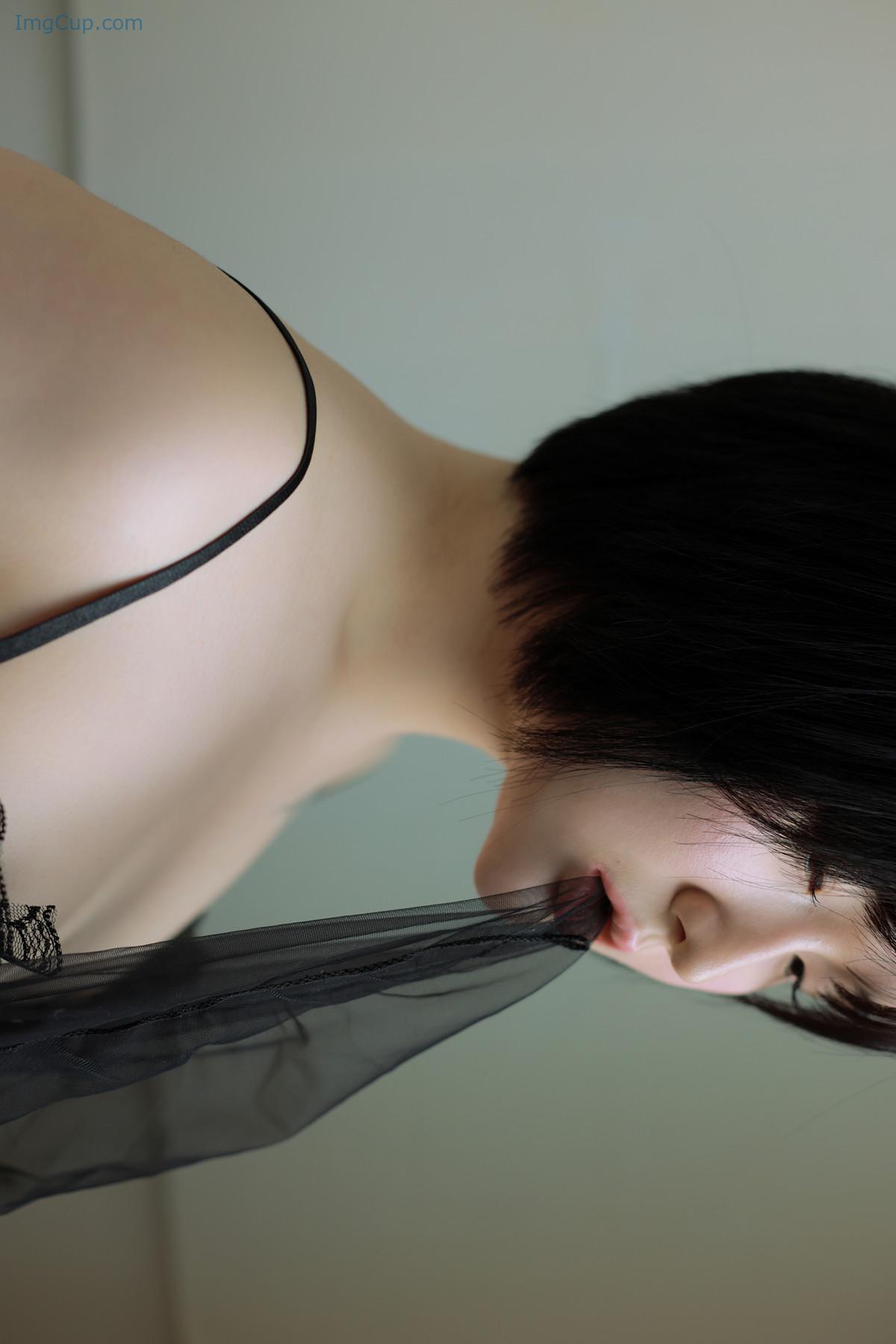 1729664209_79_YeonJju-유연주-Yo-U-Photobook-Vol06-Set01.jpg 1729664209 79 YeonJju 유연주 Yo U Photobook Vol06 Set01