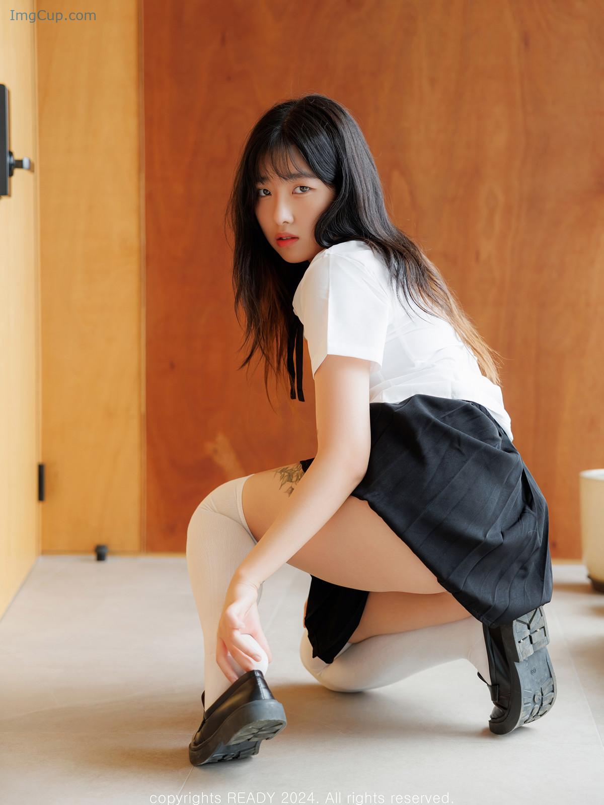 1729707700_27_Sonson-손손-Ready-Photobook-Vol01-‘Sonson-Debut-Set02.jpg 1729707700 27 Sonson 손손 Ready Photobook Vol01 ‘Sonson Debut Set02