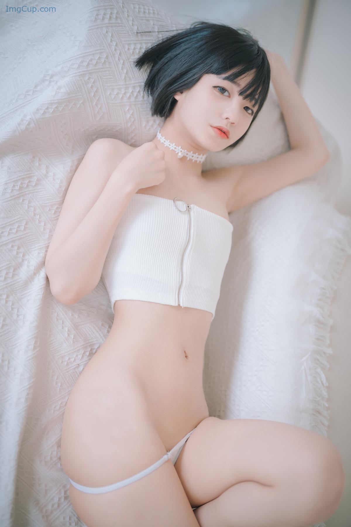 1729845657_409_Jeong-Jenny-정제니-DJAWA-‘A-Drowsy-Day-Set01.jpg 1729845657 409 Jeong Jenny 정제니 DJAWA ‘A Drowsy Day Set01