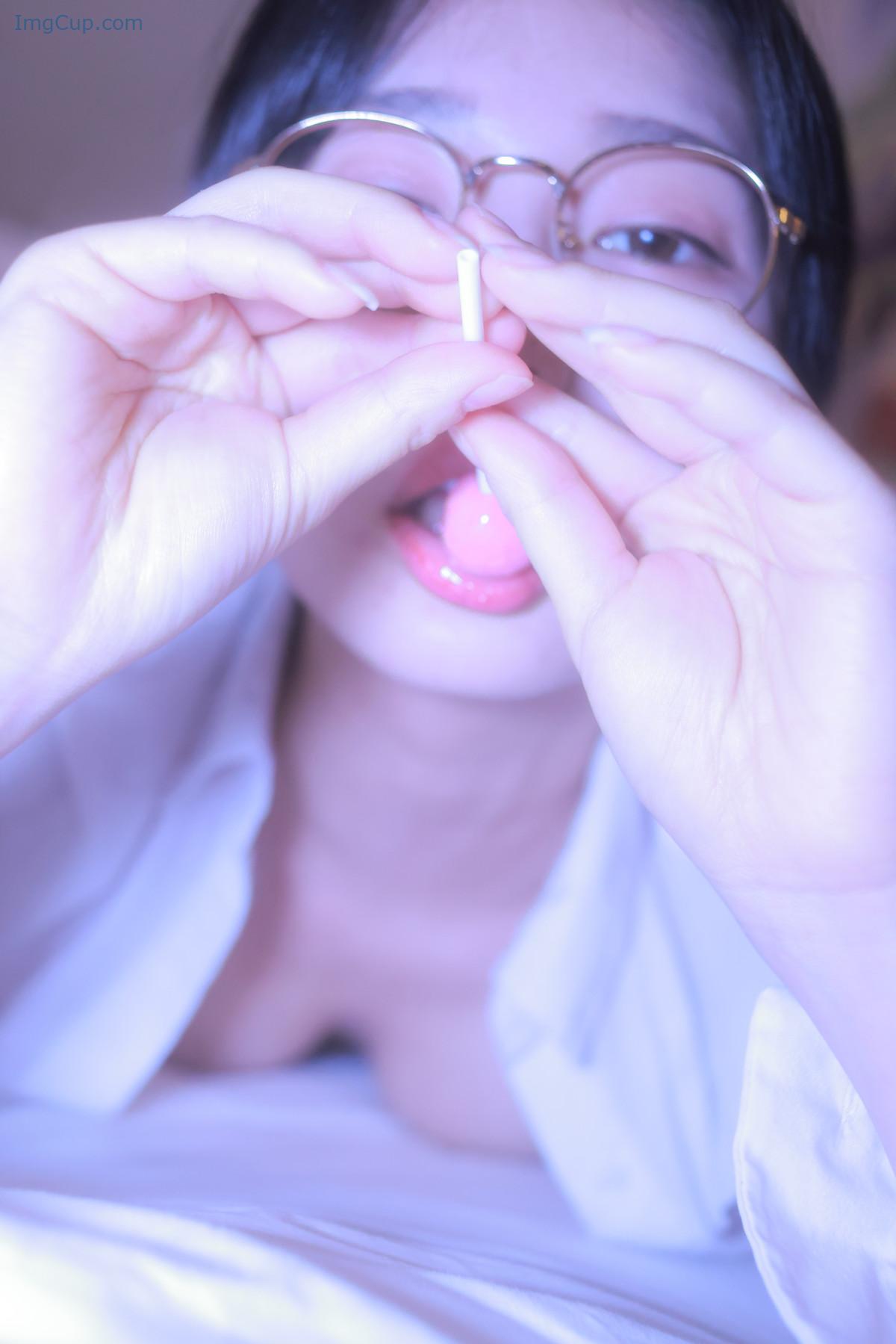 1729852933_497_Sehee-세희-Photobook-‘-Glasses-Shirt-Set02.jpg 1729852933 497 Sehee 세희 Photobook ‘ Glasses Shirt Set02