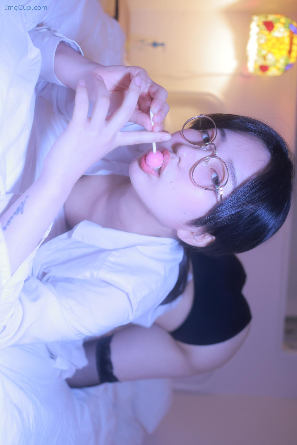 1729852933_883_Sehee-세희-Photobook-‘-Glasses-Shirt-Set02.jpg 1729852933 883 Sehee 세희 Photobook ‘ Glasses Shirt Set02