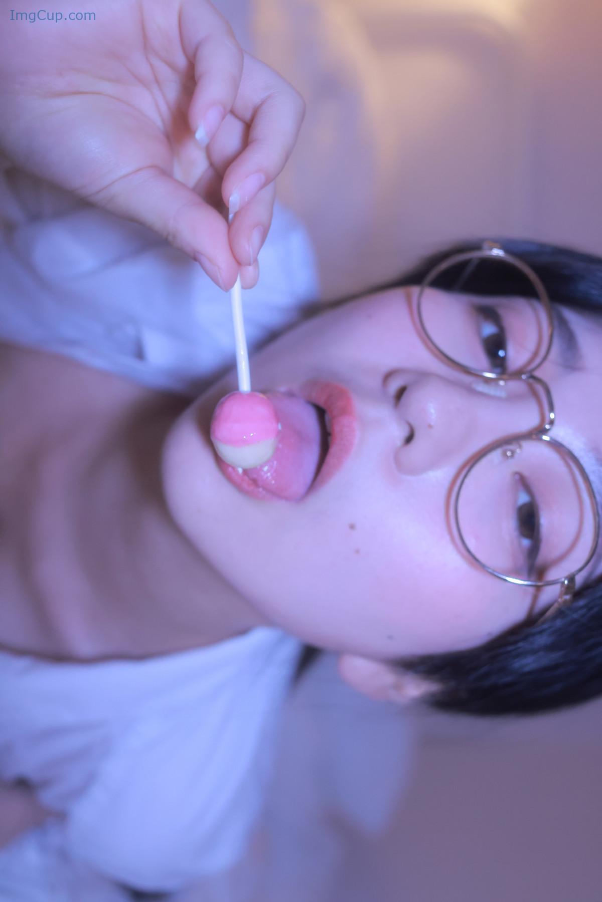 1729852935_498_Sehee-세희-Photobook-‘-Glasses-Shirt-Set02.jpg 1729852935 498 Sehee 세희 Photobook ‘ Glasses Shirt Set02