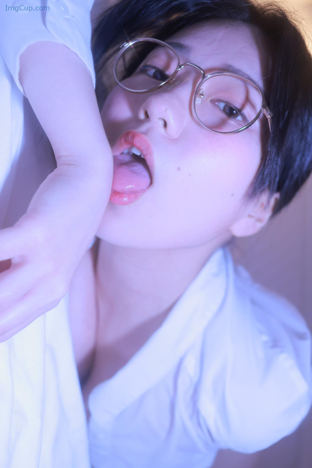 1729940265_85_Sehee-세희-Photobook-‘-Glasses-Shirt-Set03.jpg 1729940265 85 Sehee 세희 Photobook ‘ Glasses Shirt Set03