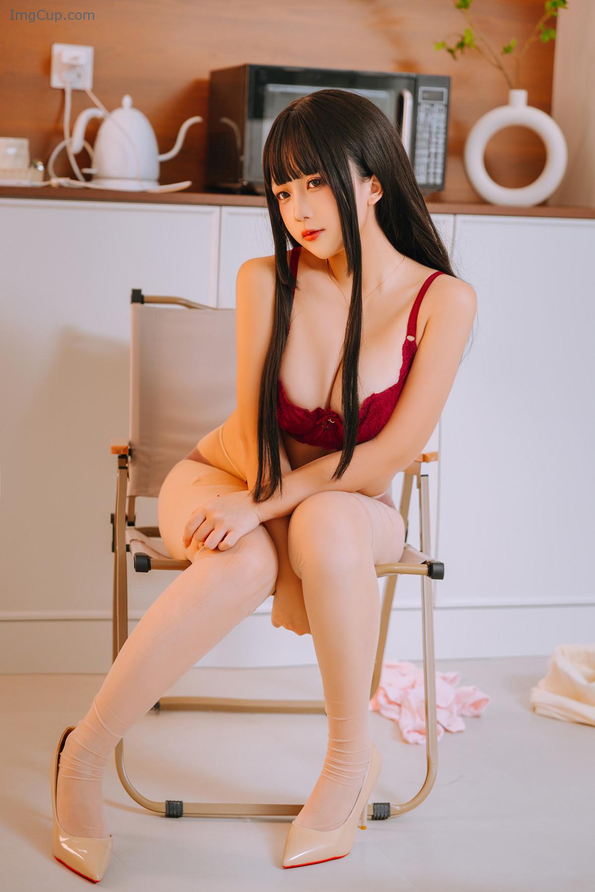 1730283243_892_Cosplay-Rinaijiao日奈娇-茶水间-Set01.jpg 1730283243 892 Cosplay Rinaijiao日奈娇 茶水间 Set01